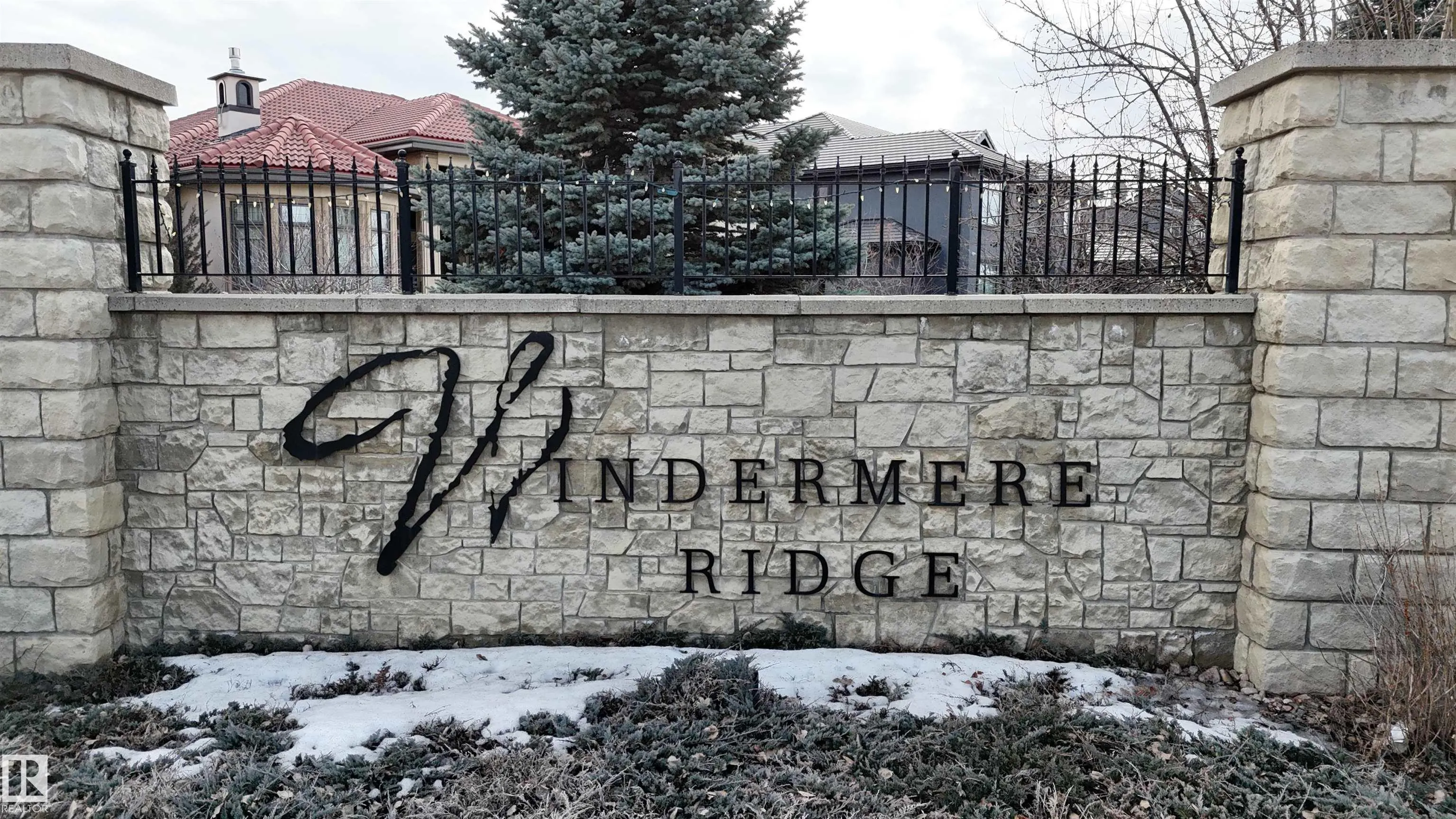 24 WINDERMERE Drive
