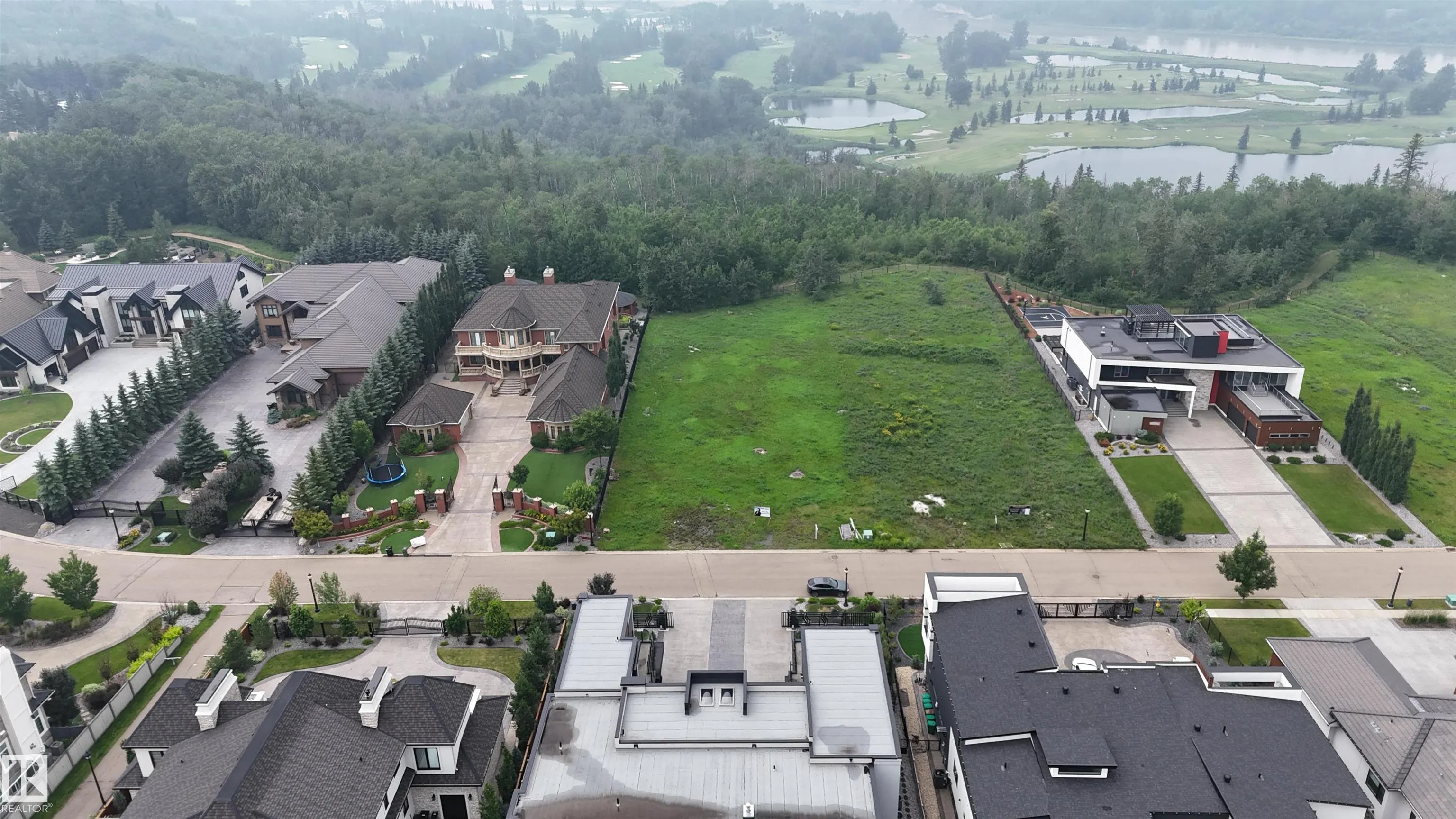 24 WINDERMERE Drive
