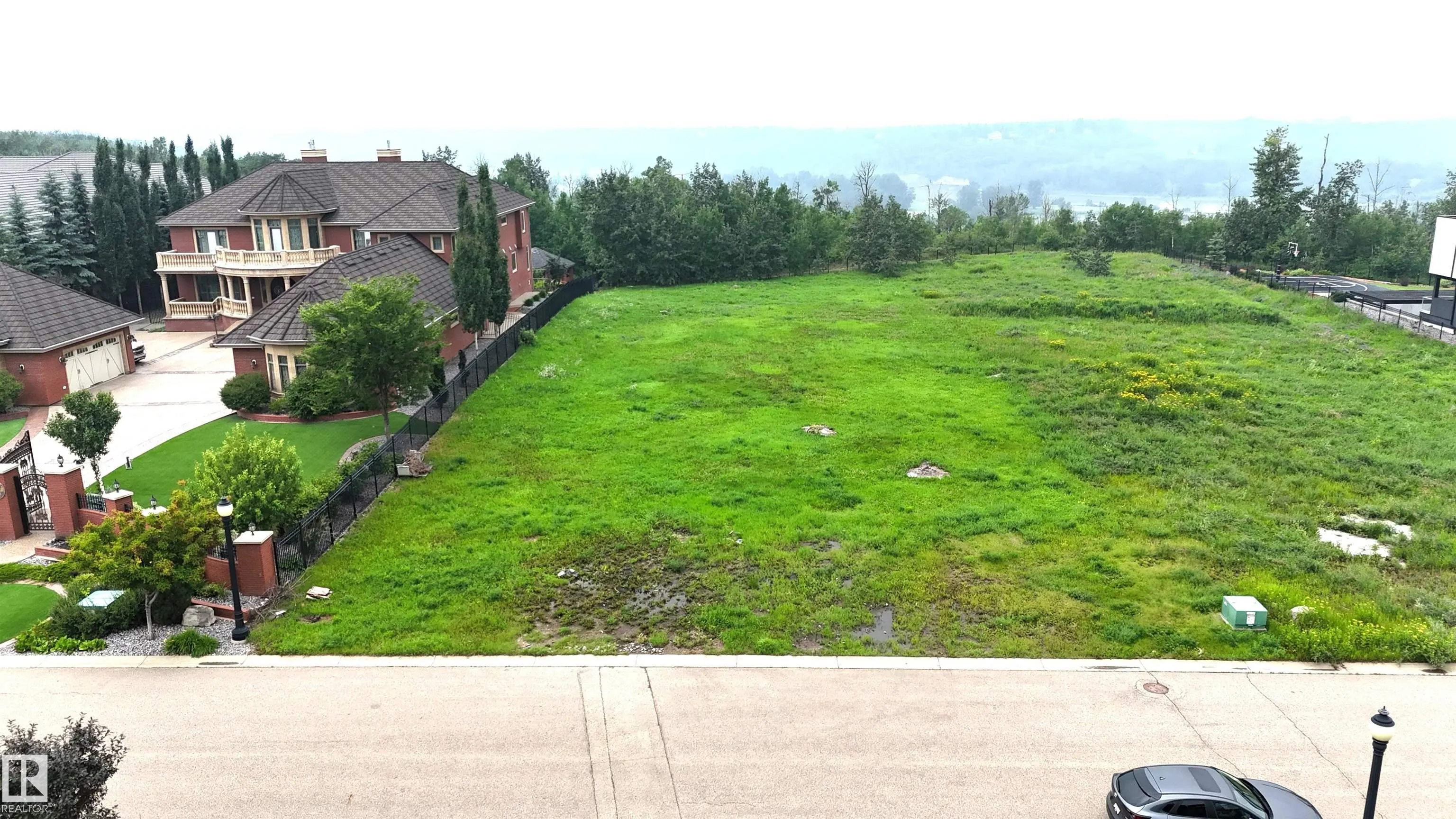 24 WINDERMERE Drive