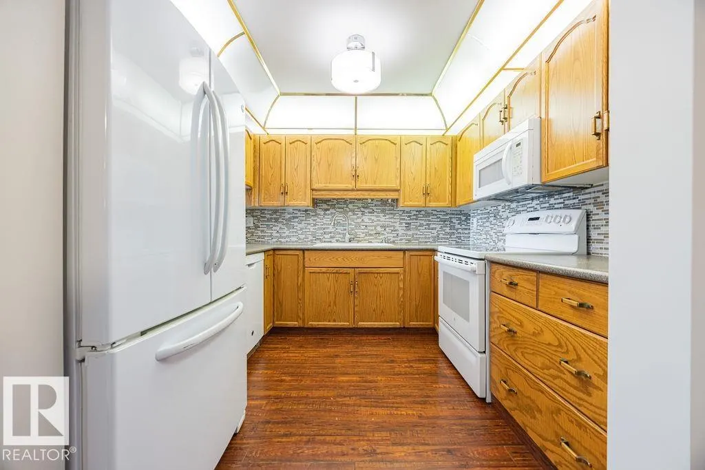 9926 100 Avenue