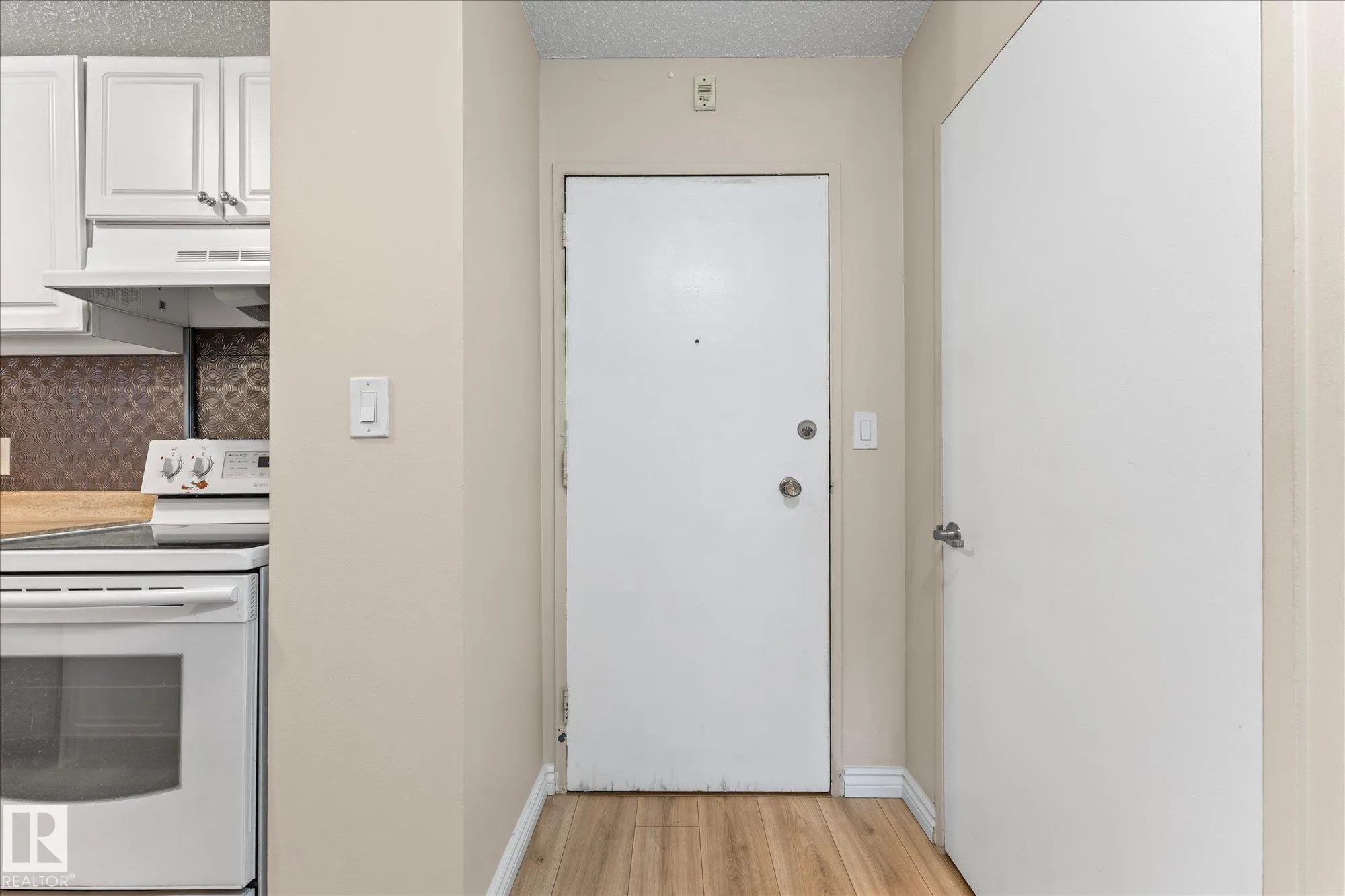 13910 STONY PLAIN Road
