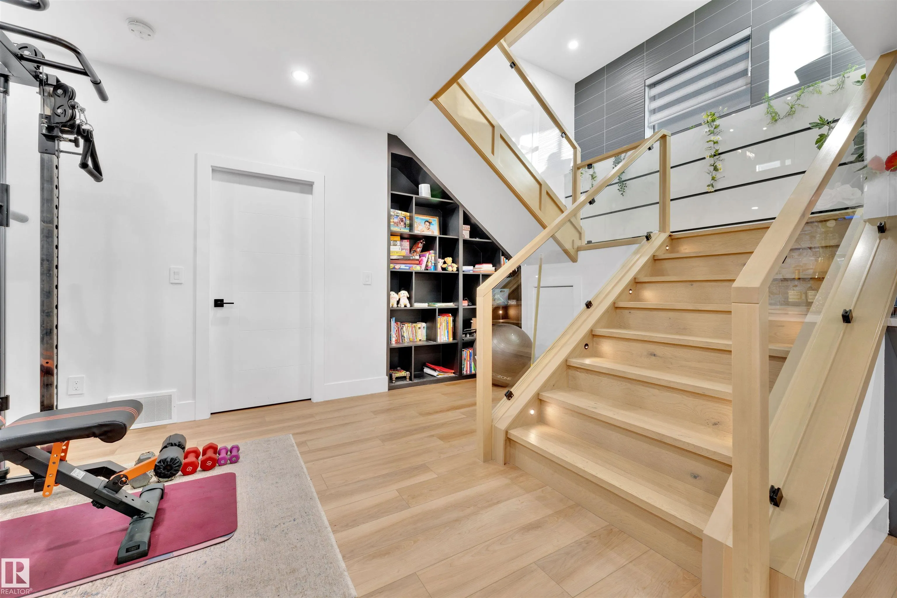 1704 19 Street