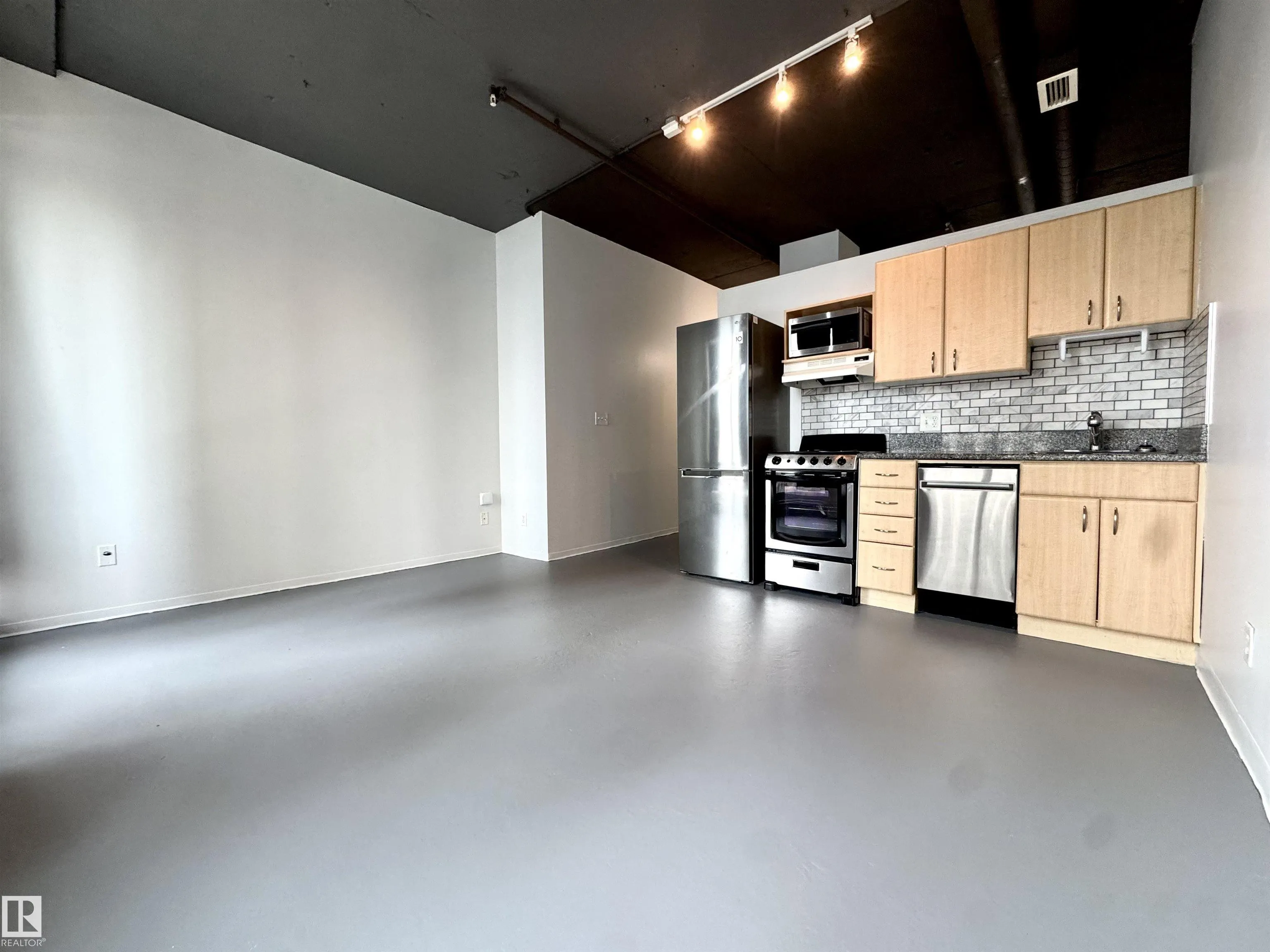 10024 JASPER Avenue