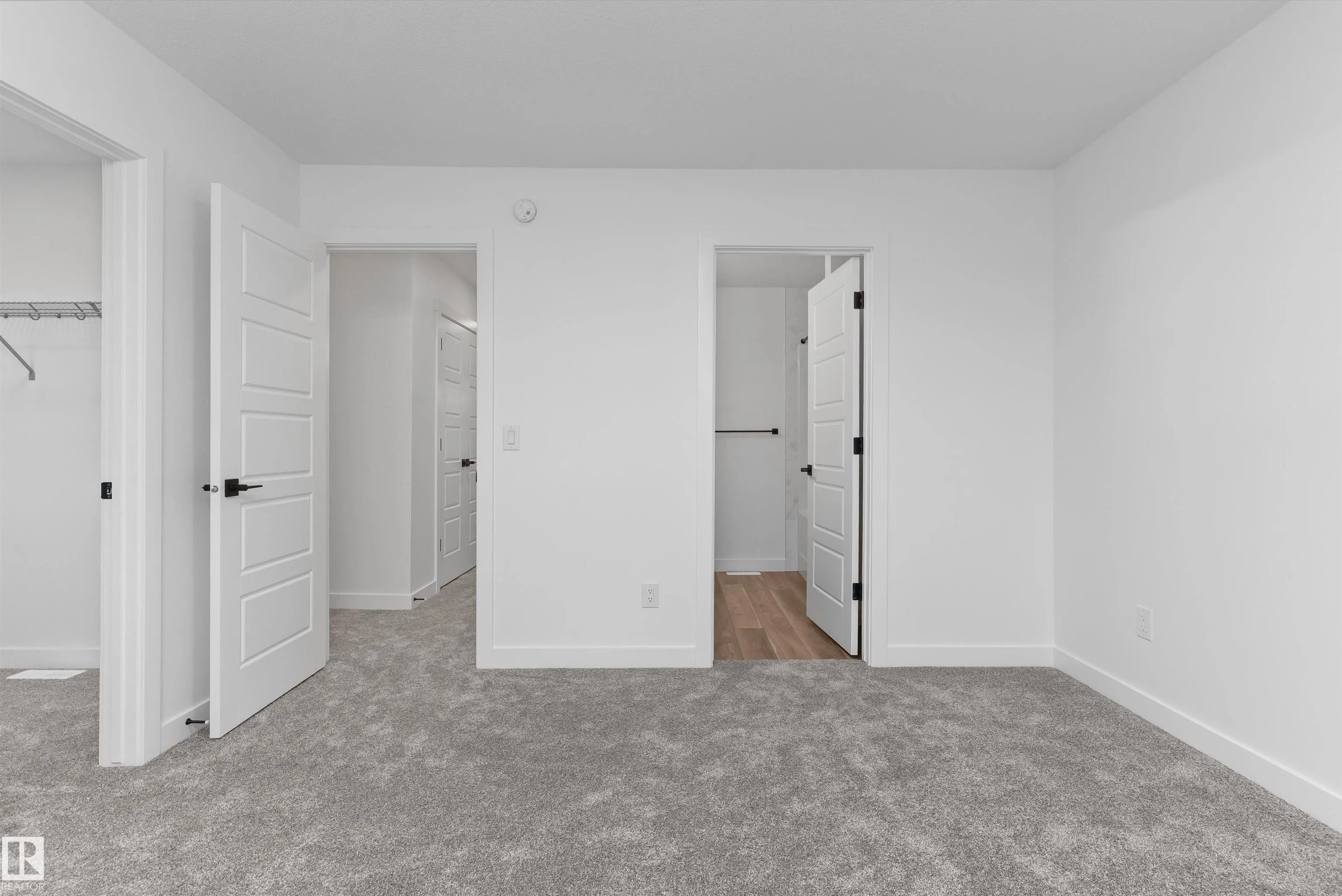 1062 CRISTALL Crescent