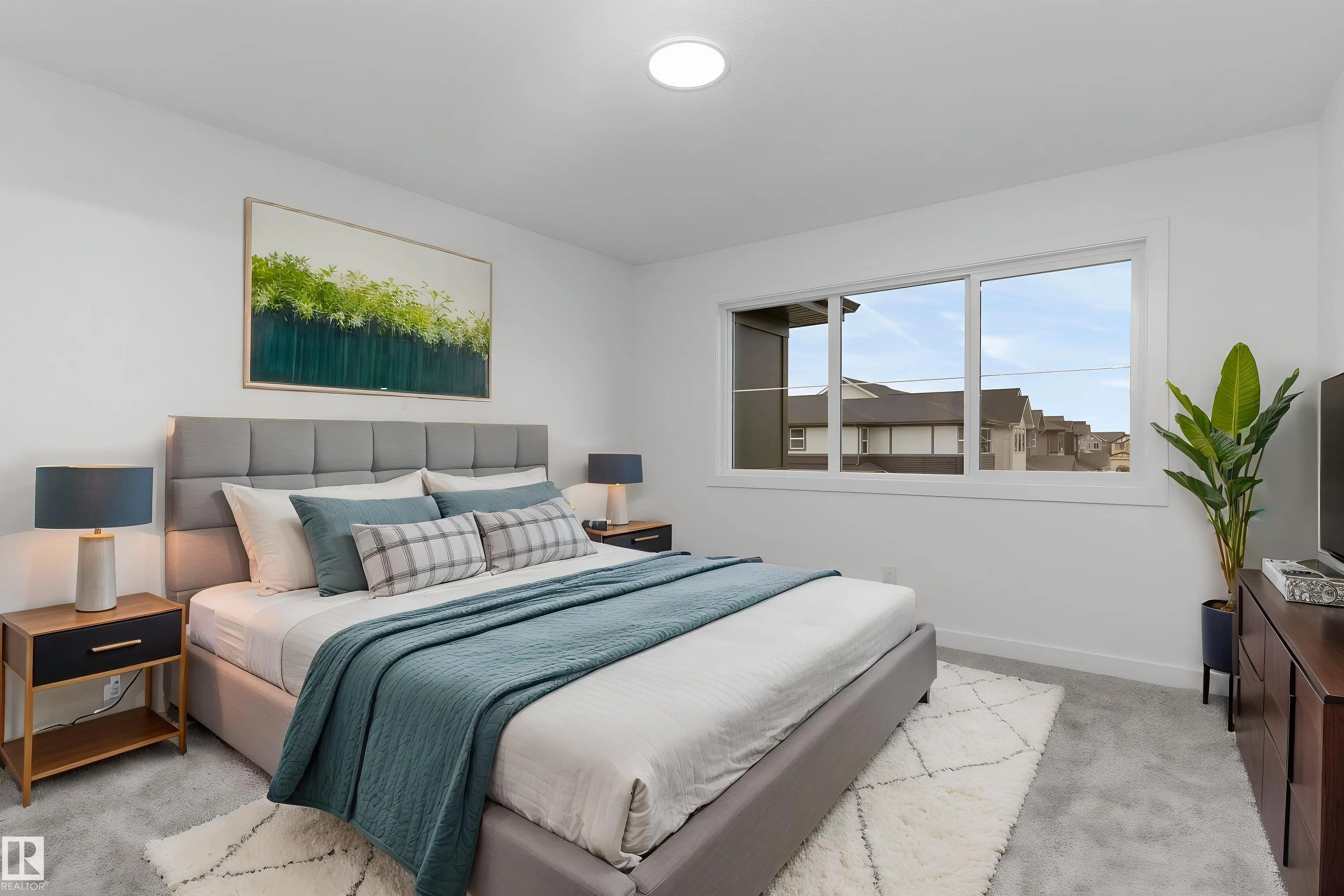 1062 CRISTALL Crescent