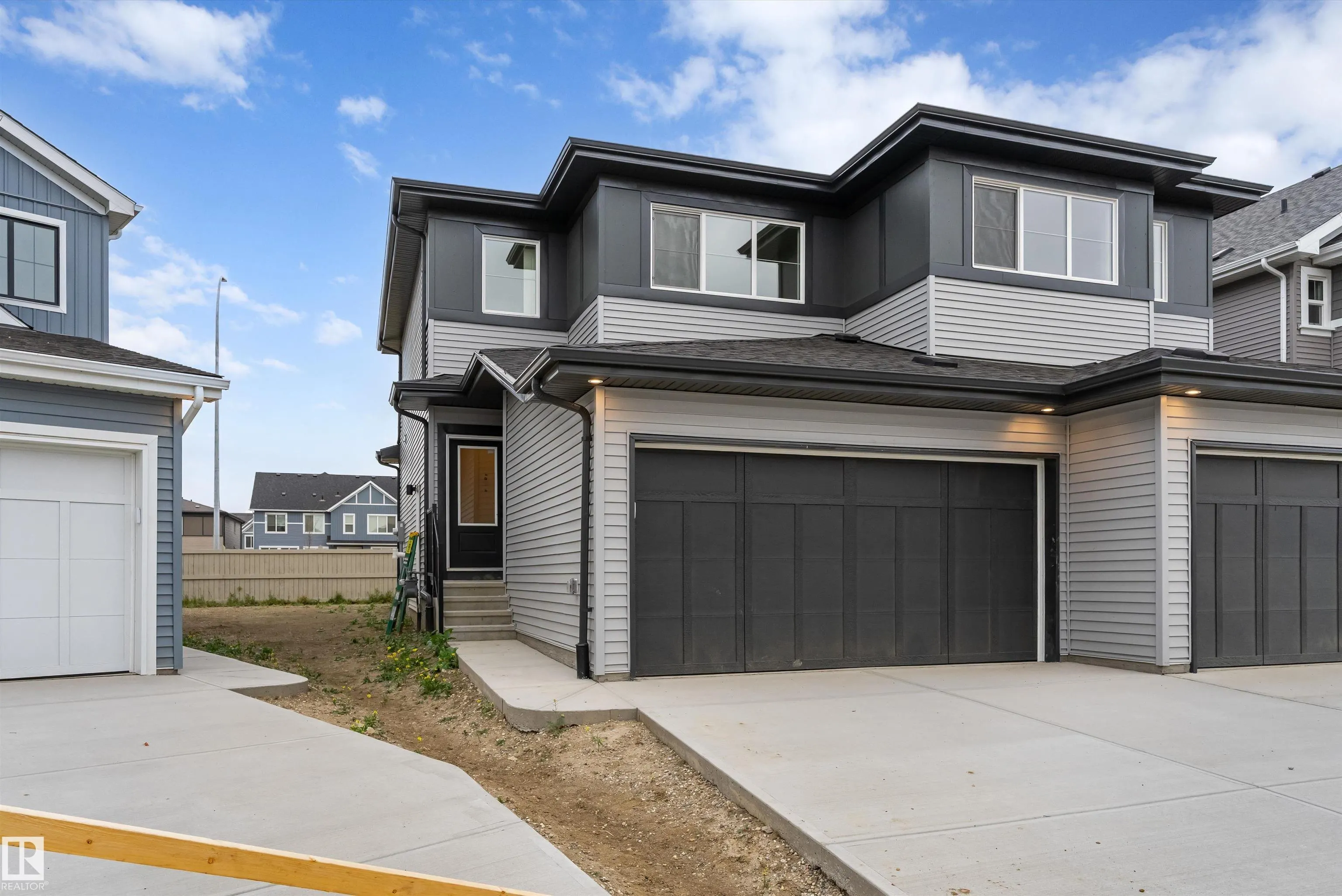 1062 CRISTALL Crescent