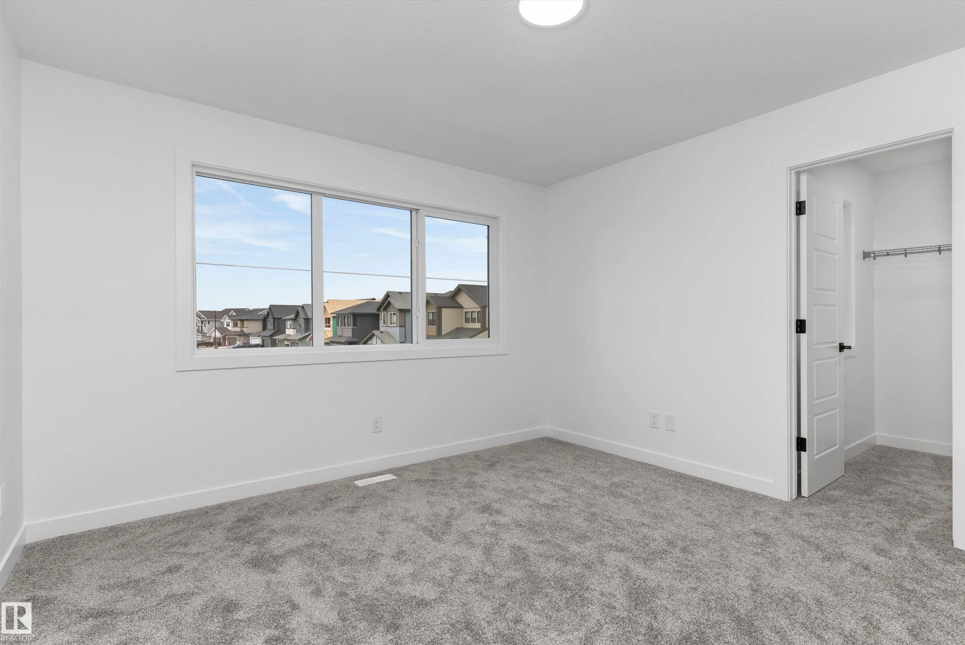 1062 CRISTALL Crescent
