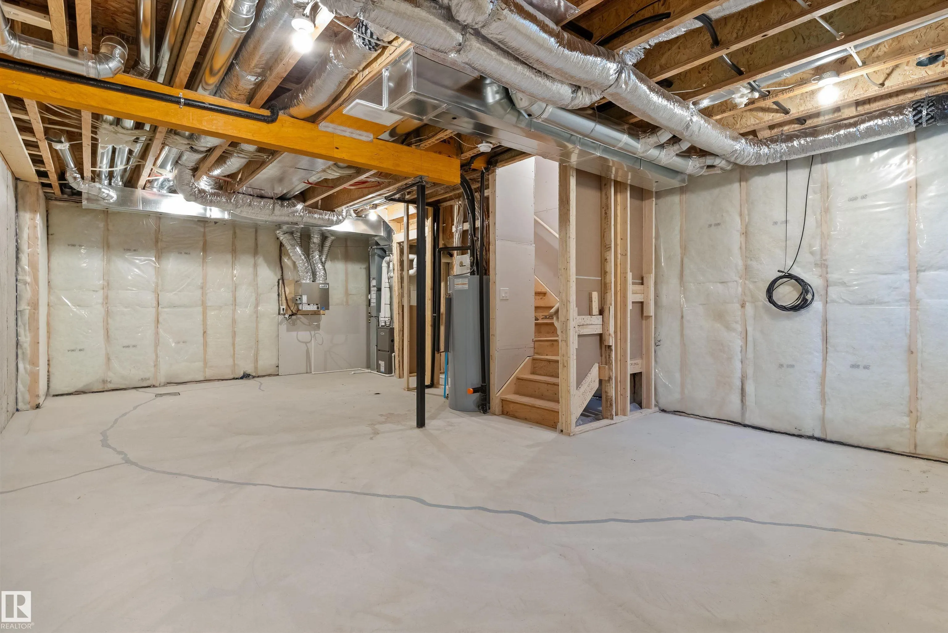 1062 CRISTALL Crescent