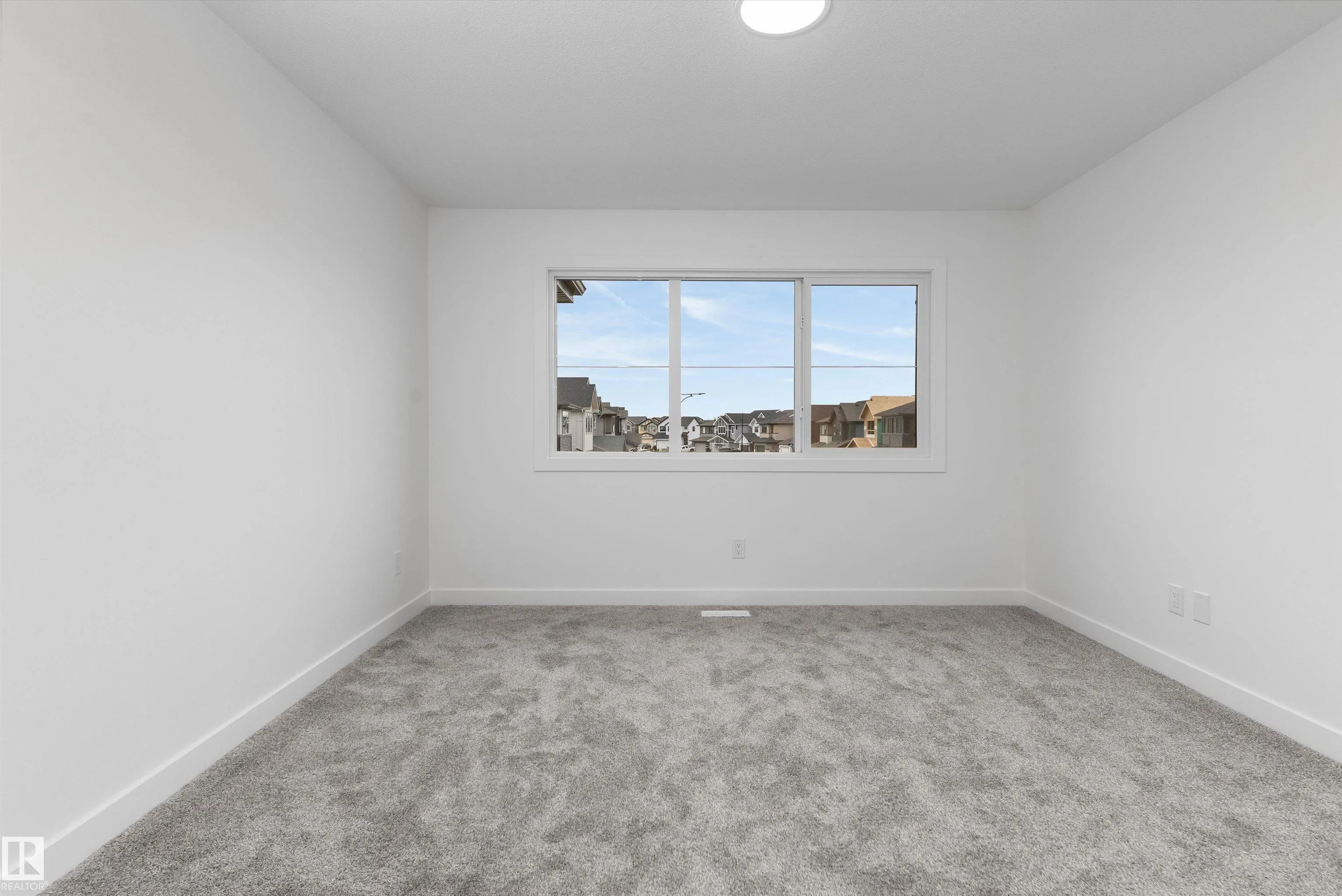 1062 CRISTALL Crescent