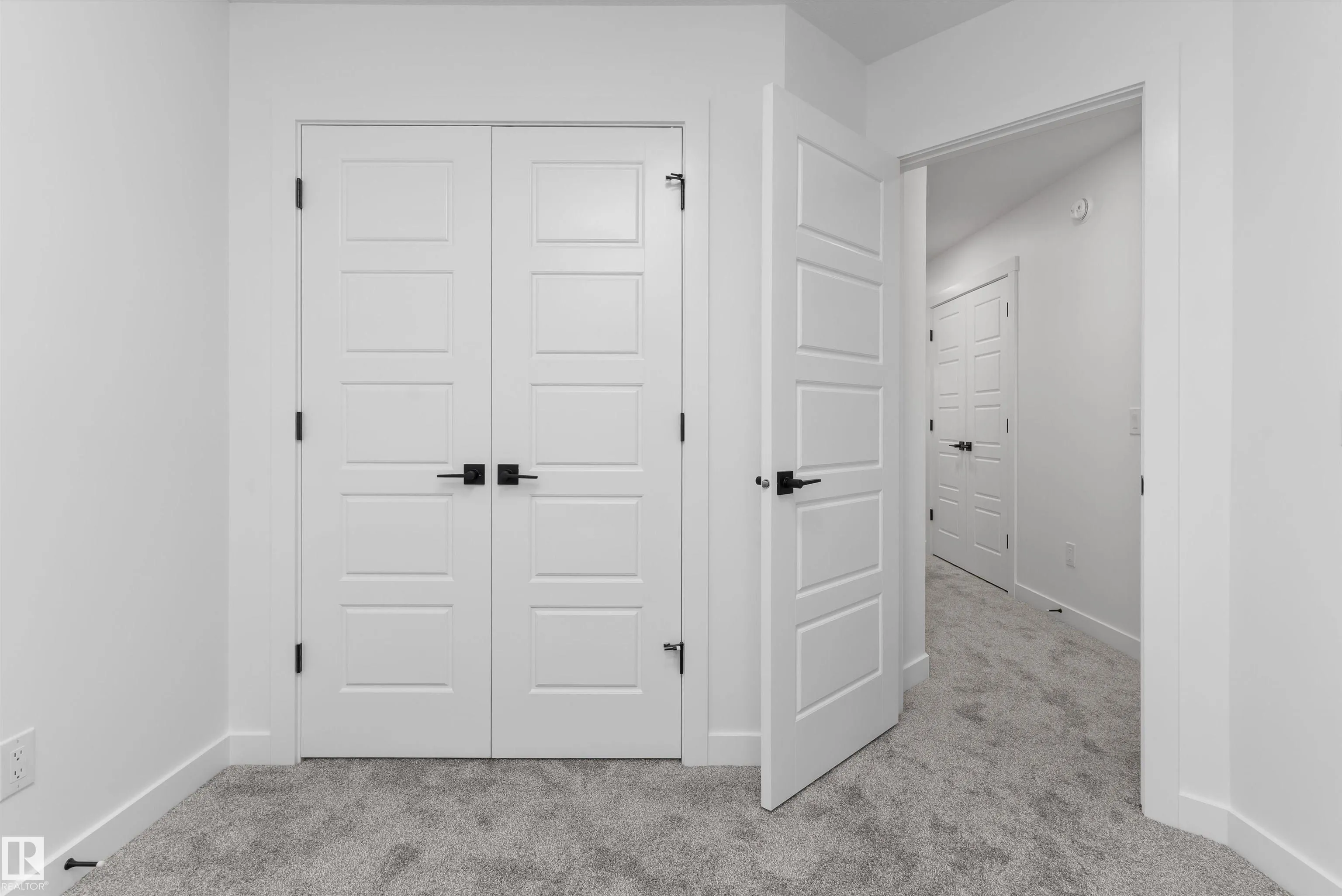 1062 CRISTALL Crescent