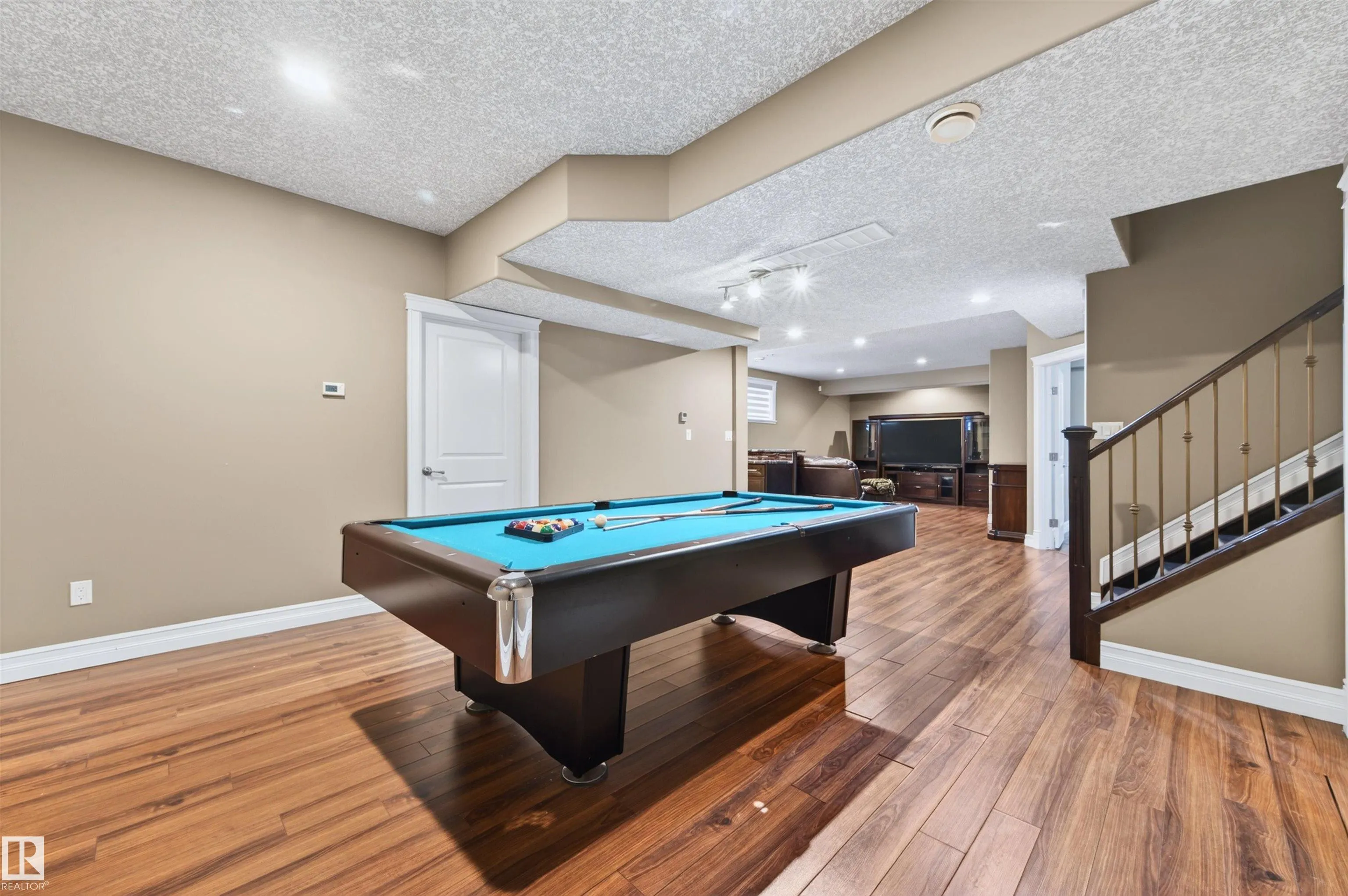 1254 ADAMSON Drive