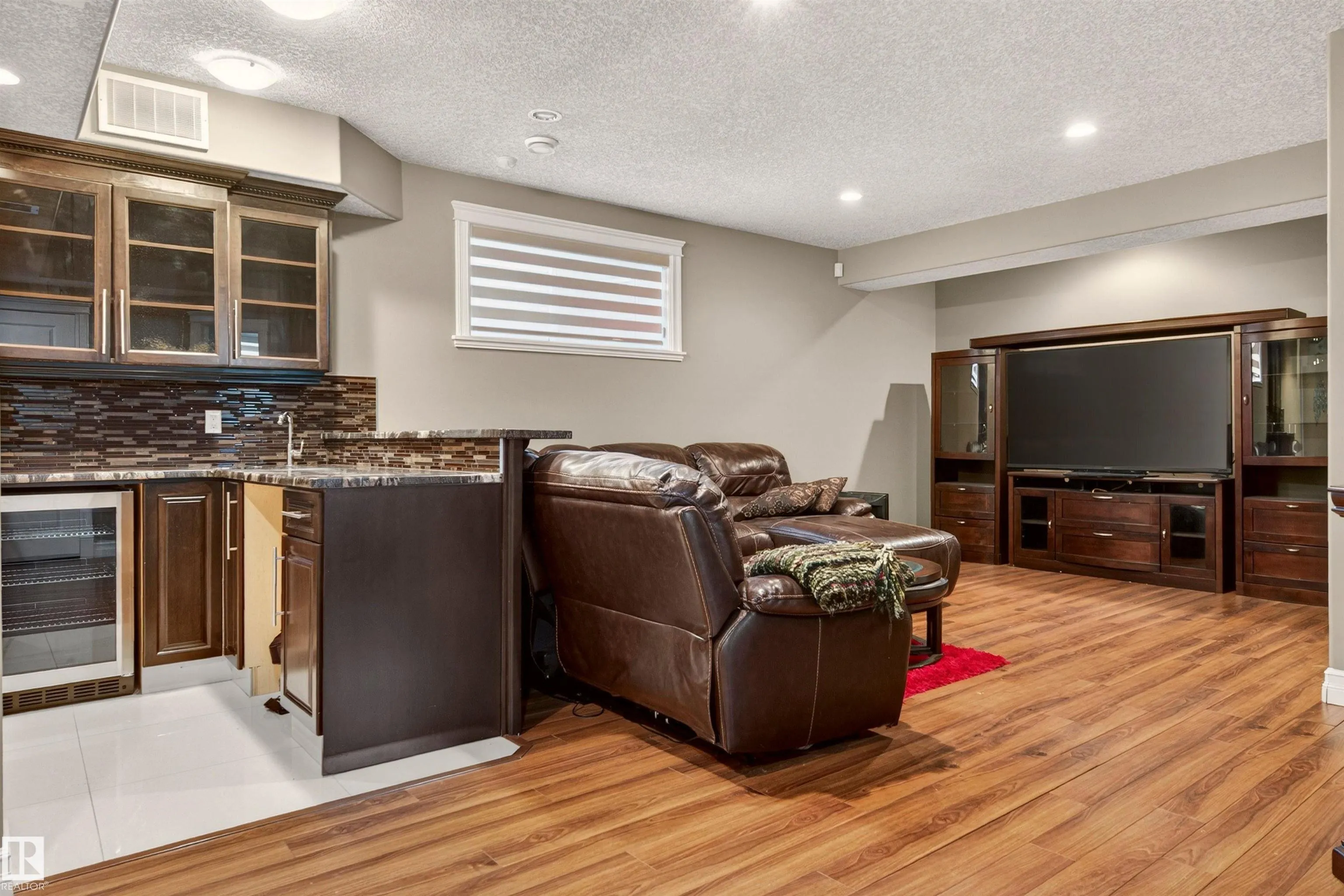 1254 ADAMSON Drive