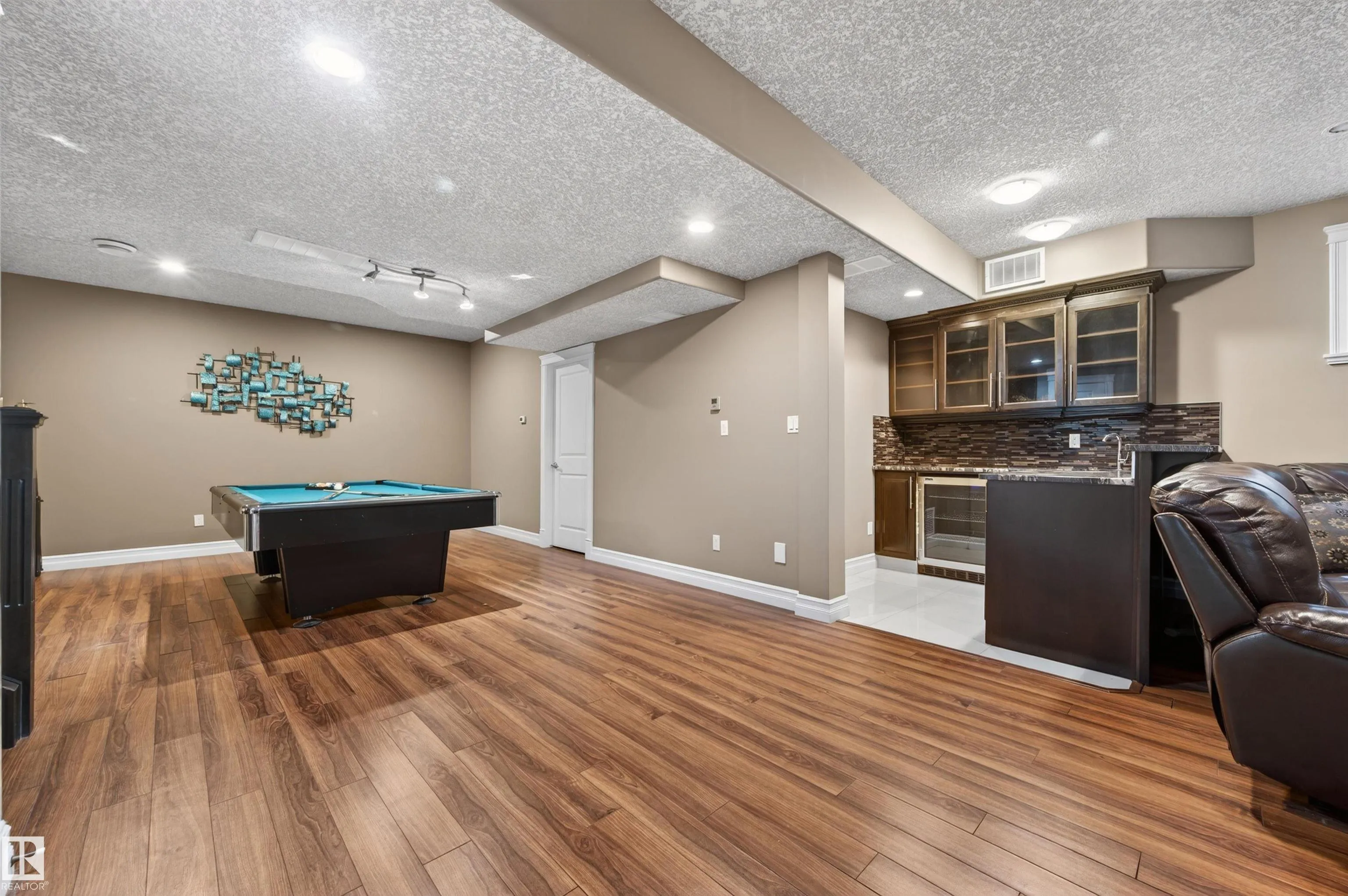 1254 ADAMSON Drive