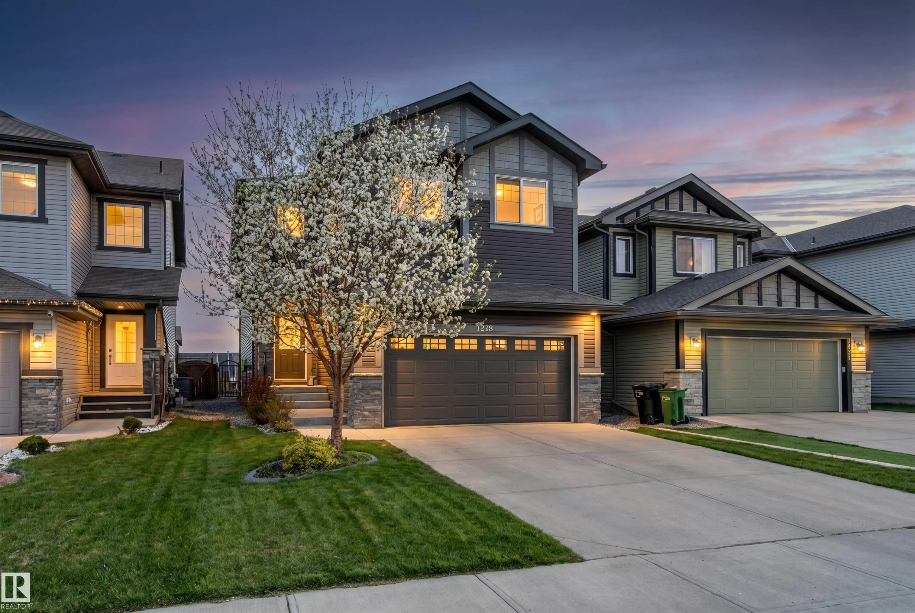 7343 ARMOUR Crescent