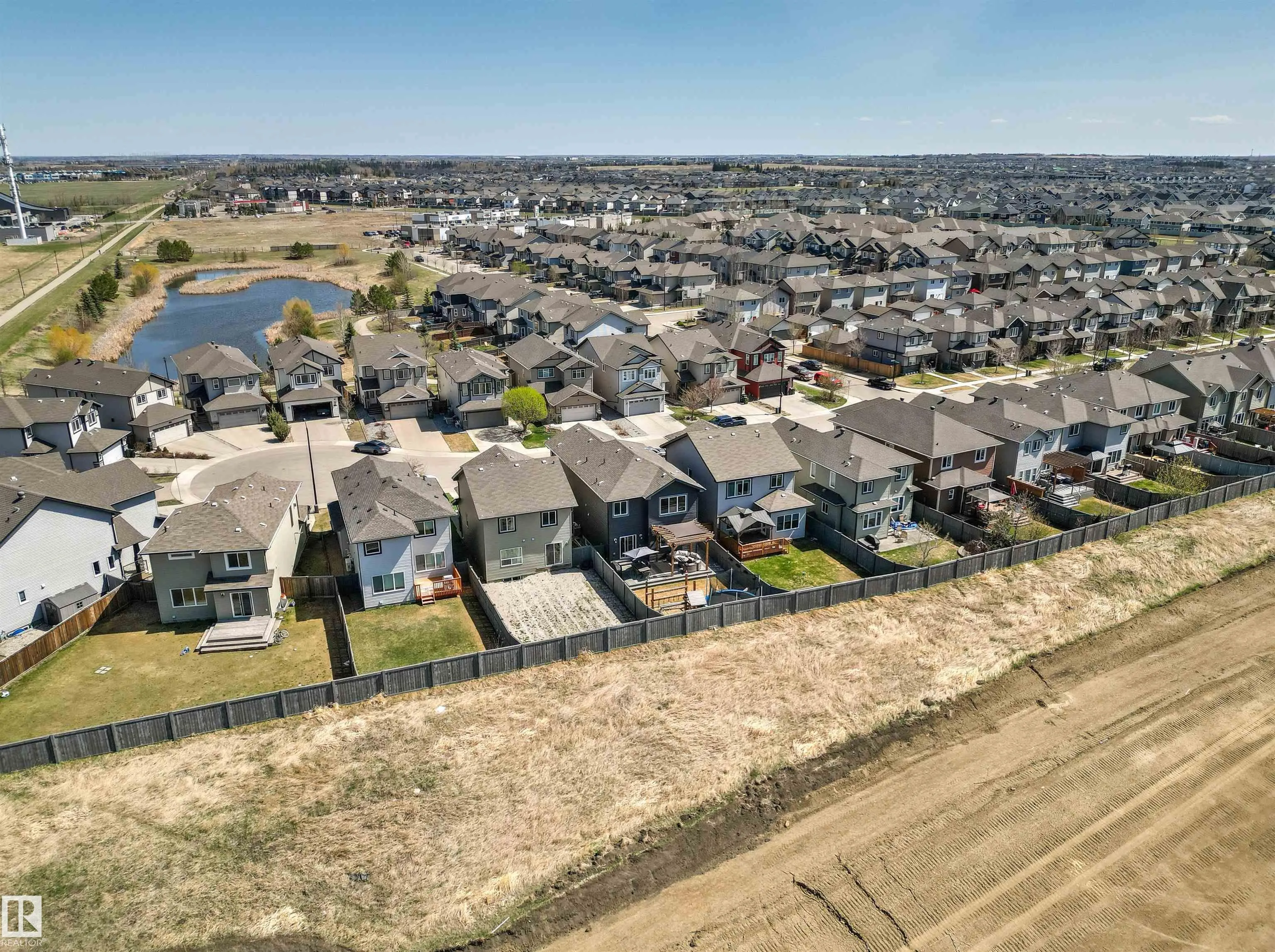 7343 ARMOUR Crescent