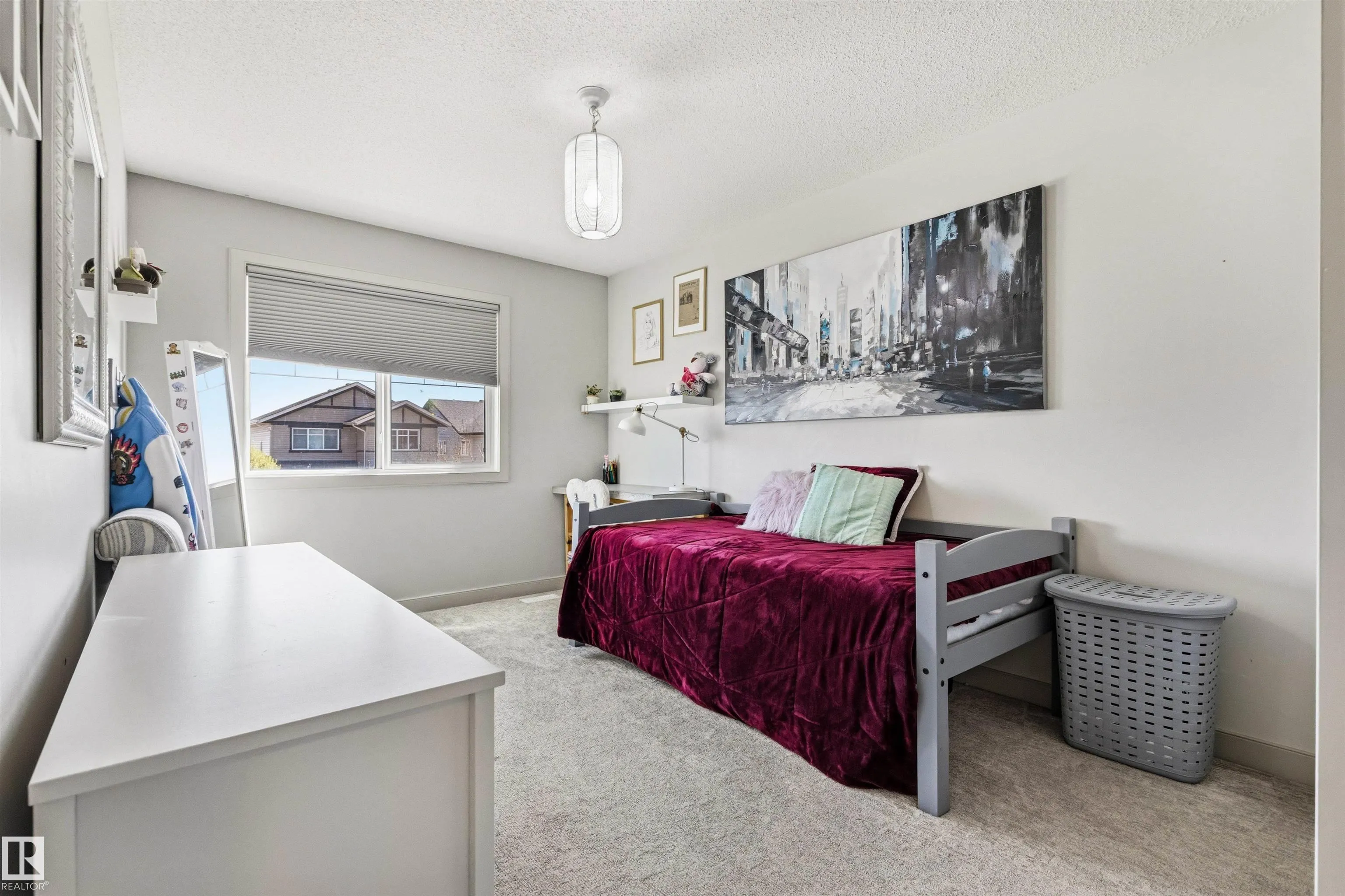 7343 ARMOUR Crescent