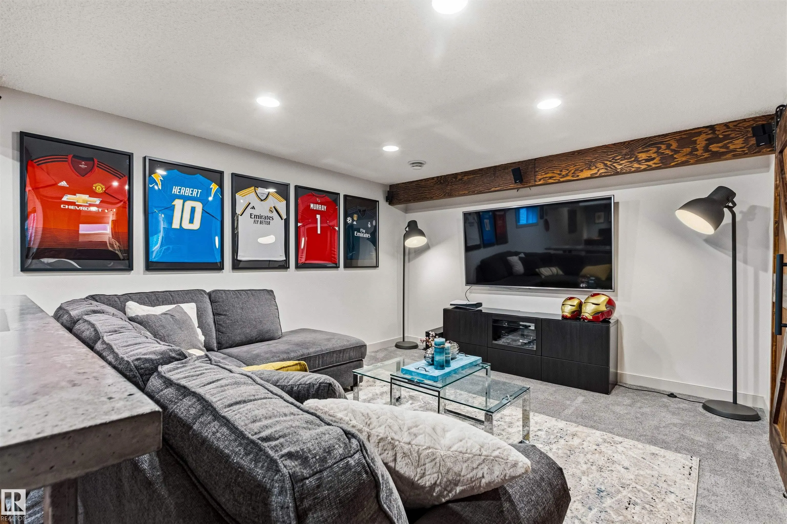 7343 ARMOUR Crescent