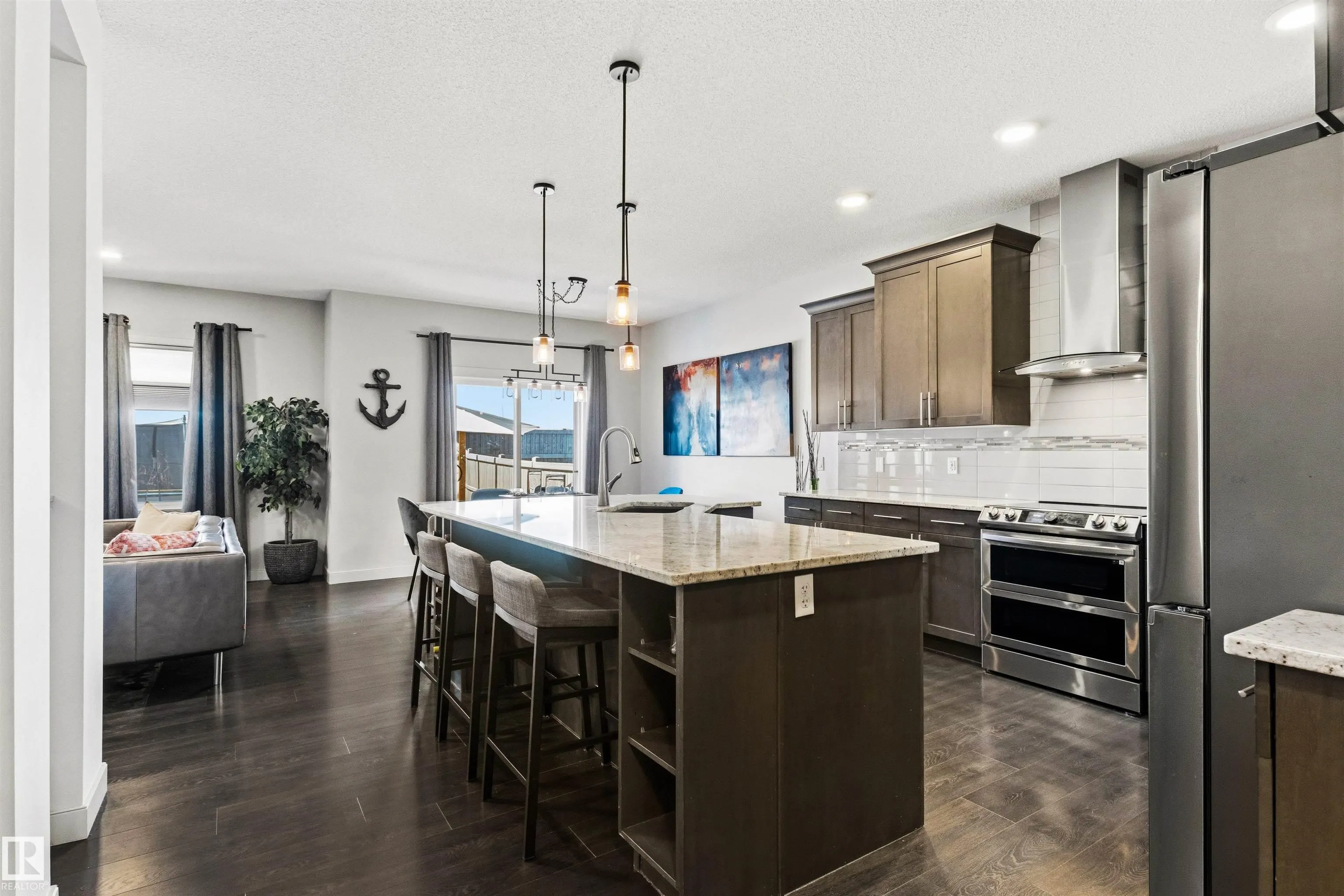 7343 ARMOUR Crescent