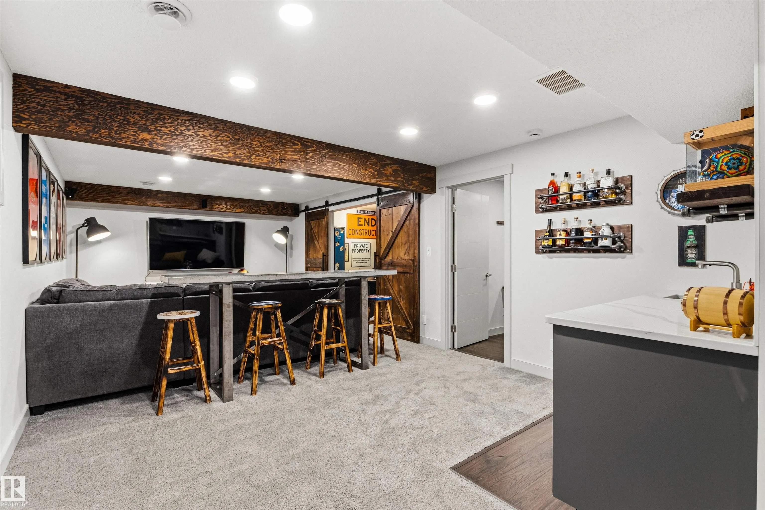 7343 ARMOUR Crescent