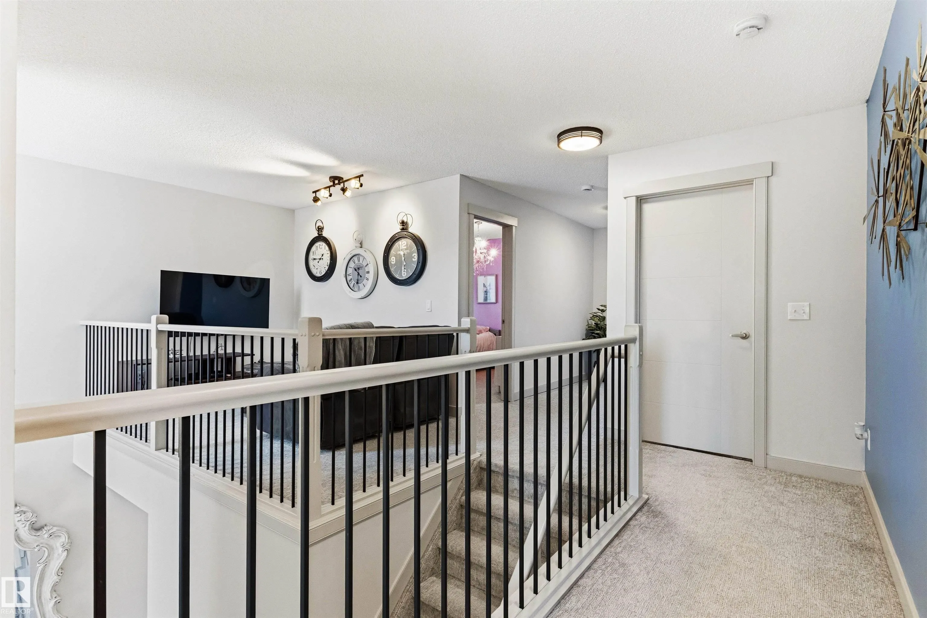7343 ARMOUR Crescent