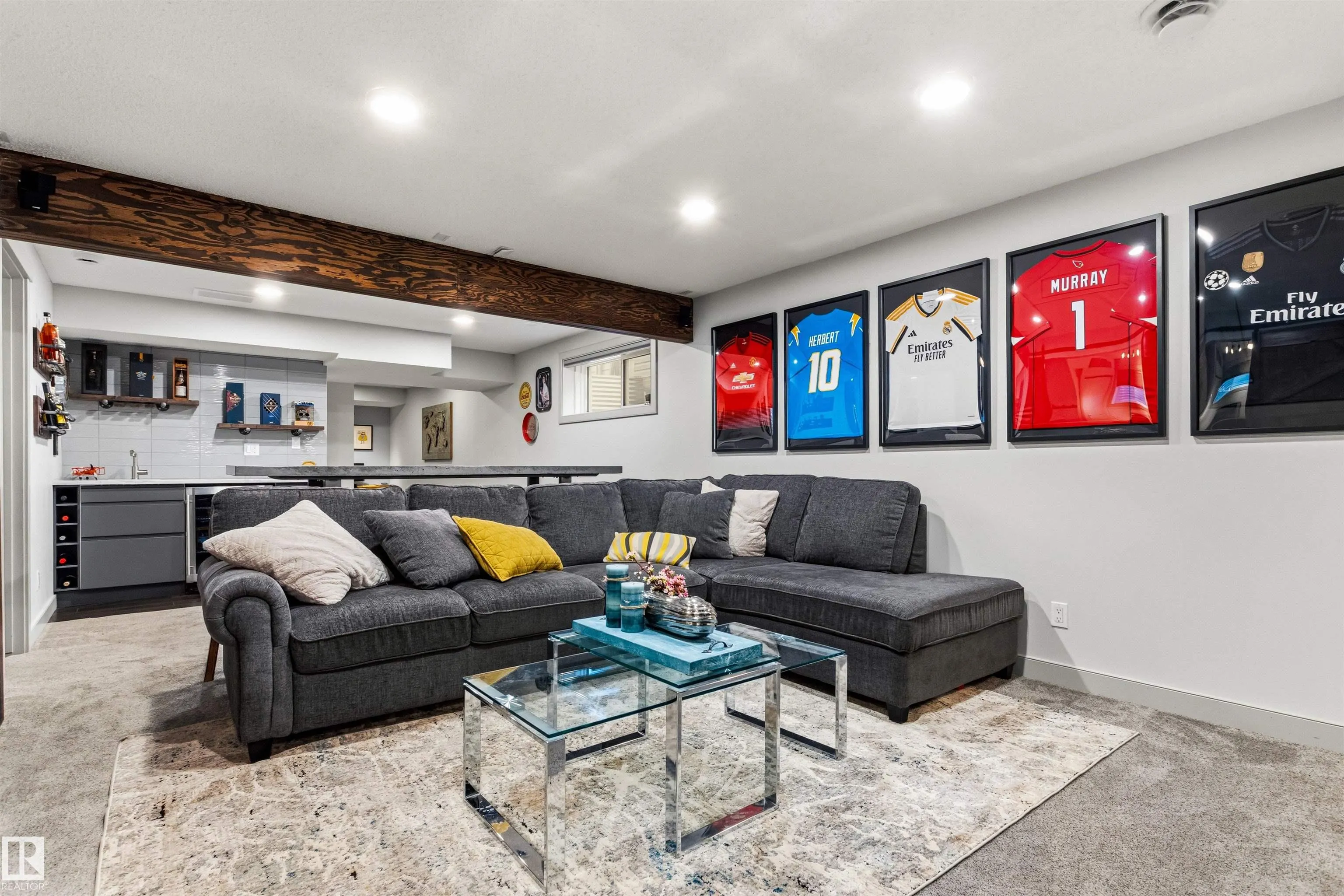 7343 ARMOUR Crescent