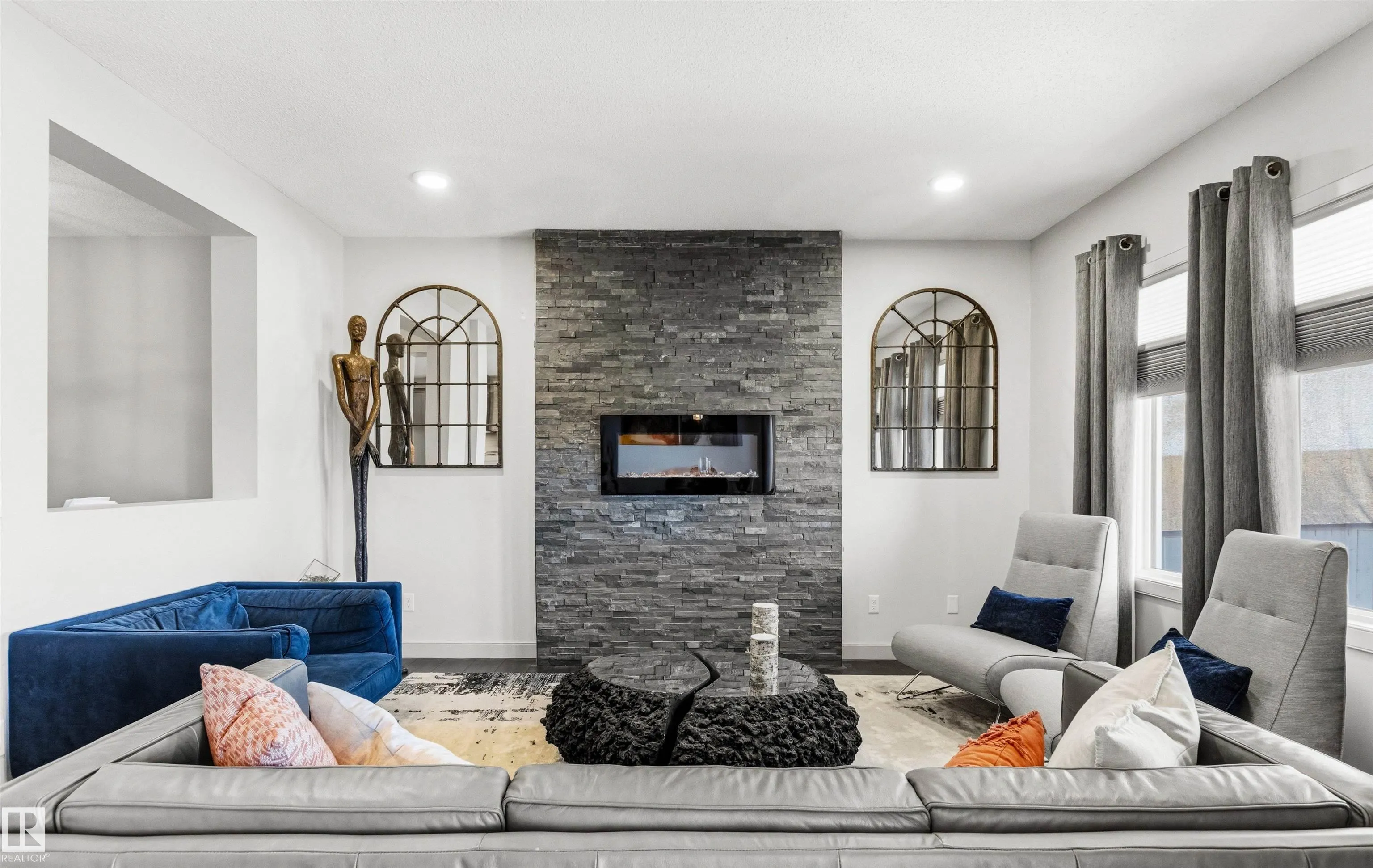 7343 ARMOUR Crescent
