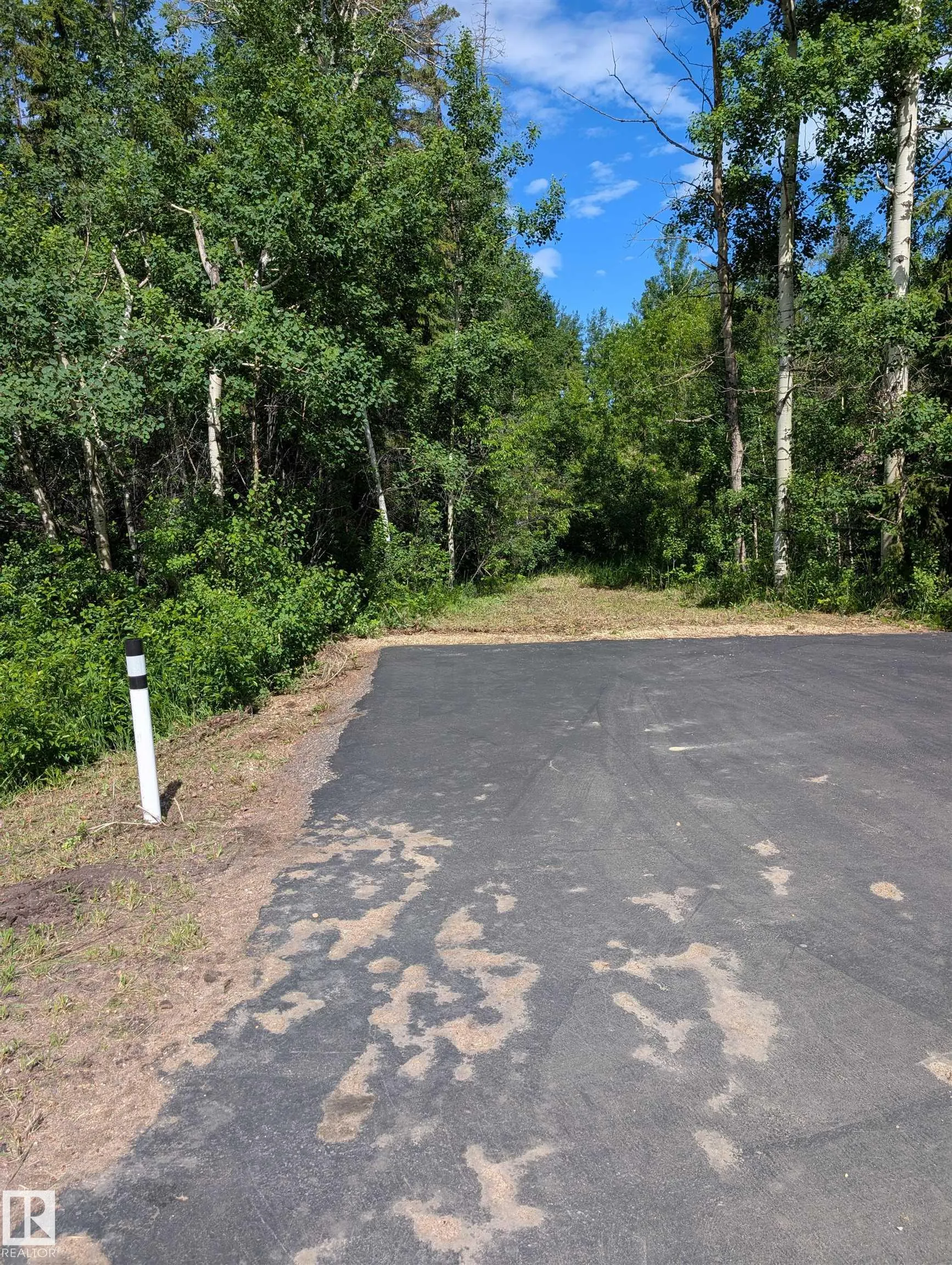 33 57108 Range Road 220