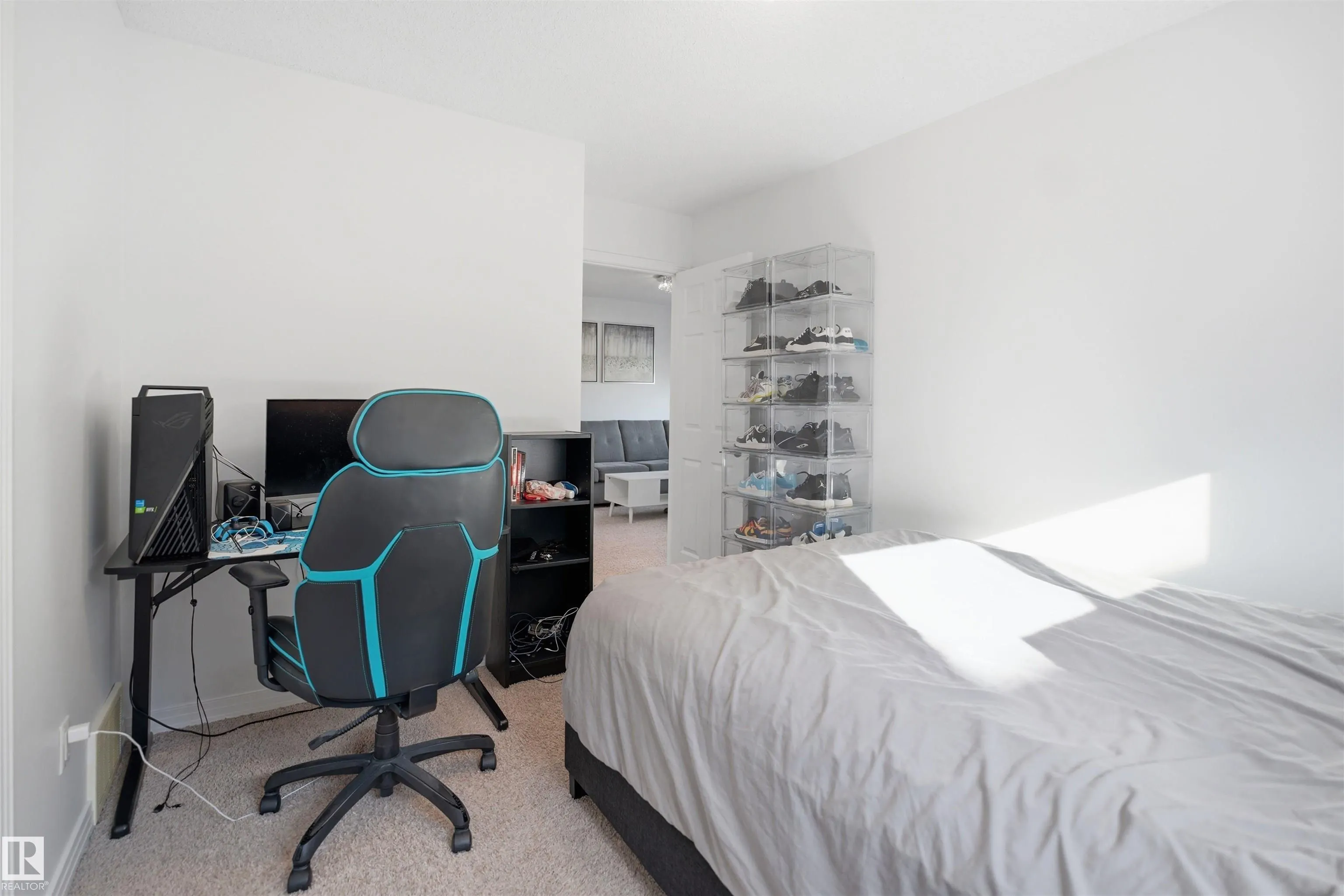 1453 HAYS Way