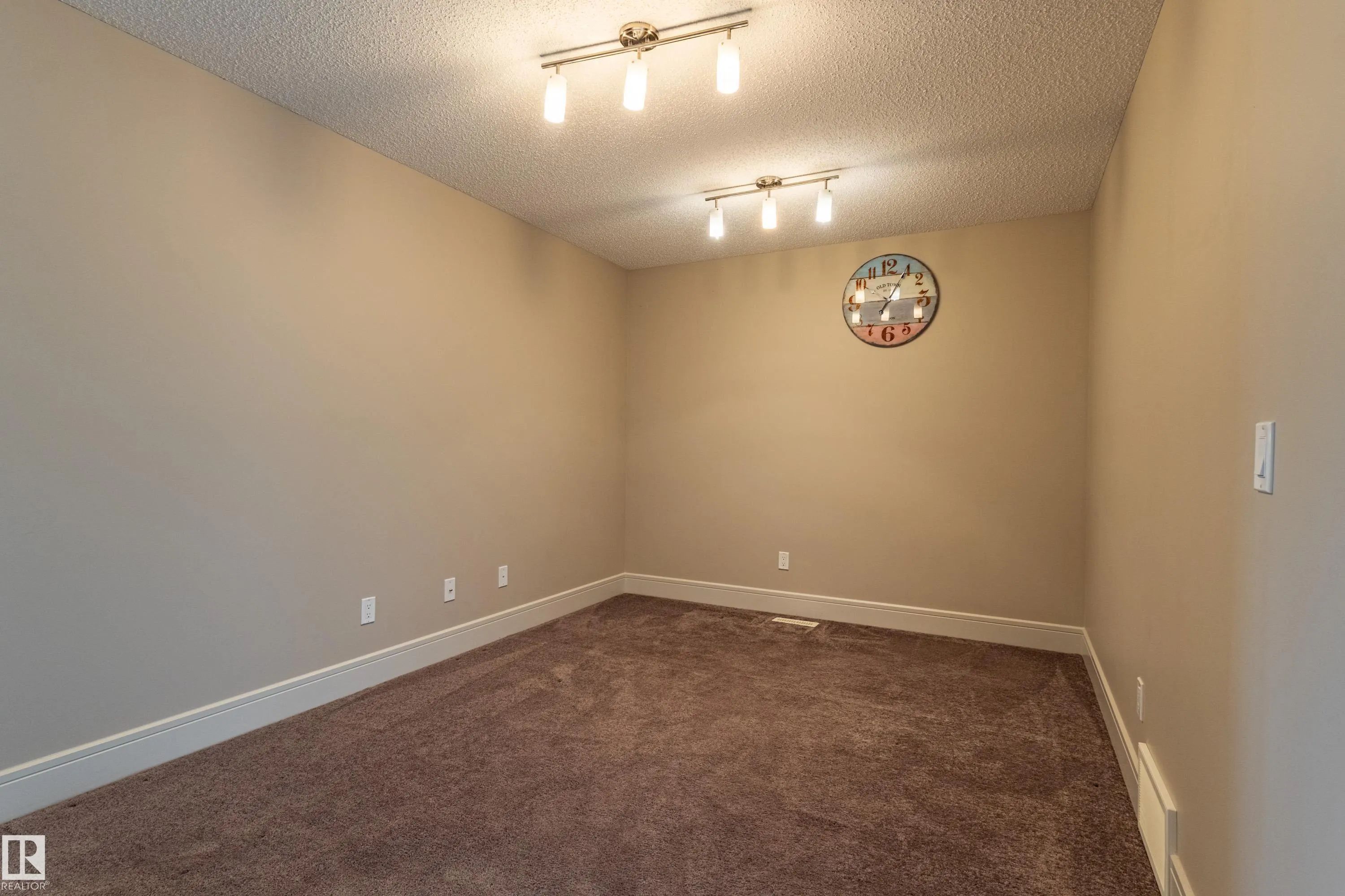 4906 Crabapple Lane