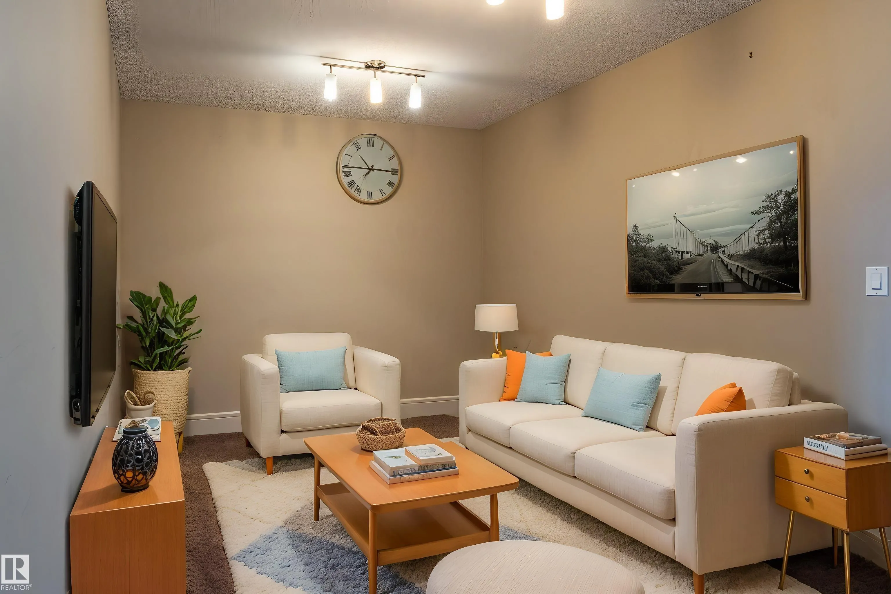 4906 Crabapple Lane