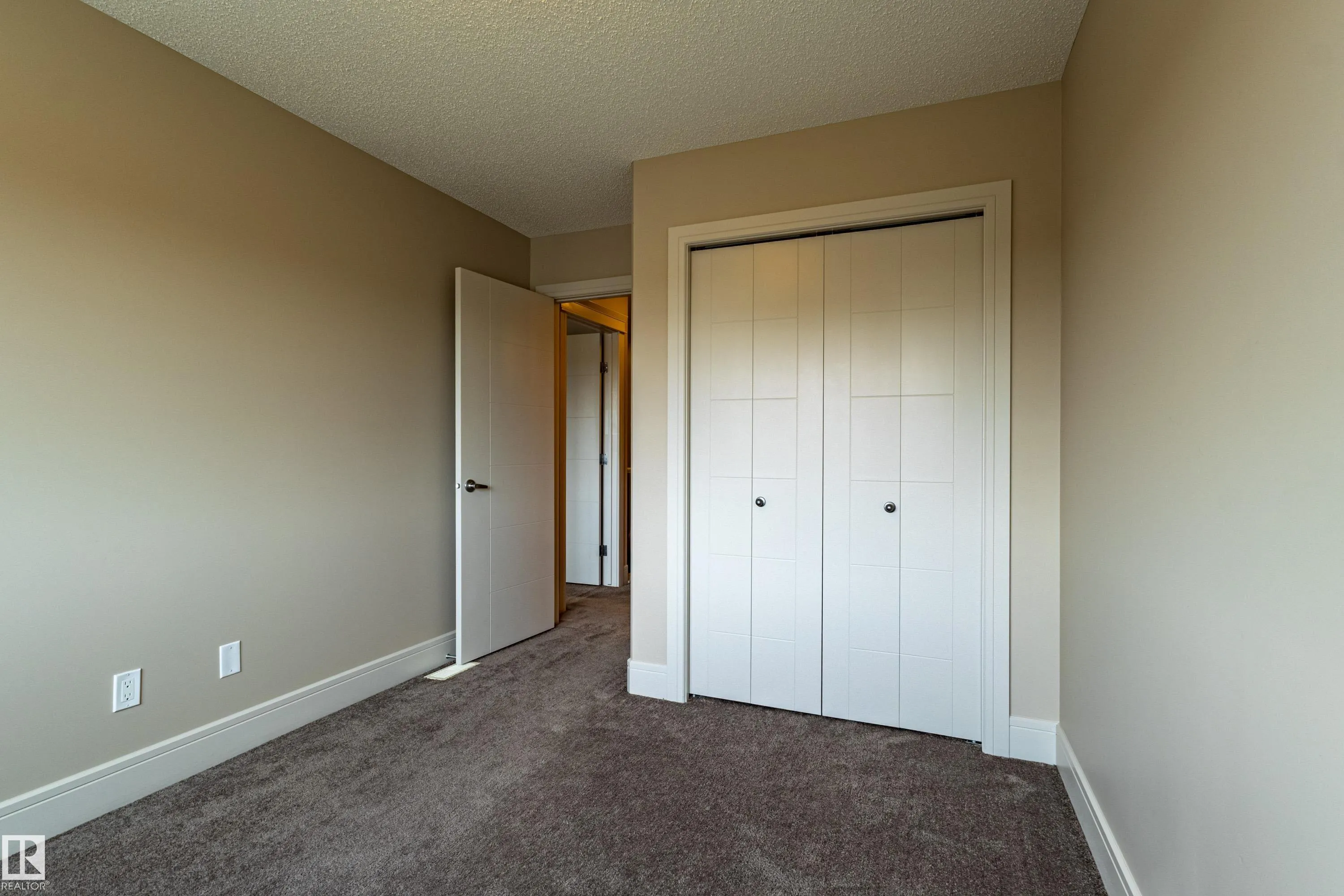 4906 Crabapple Lane