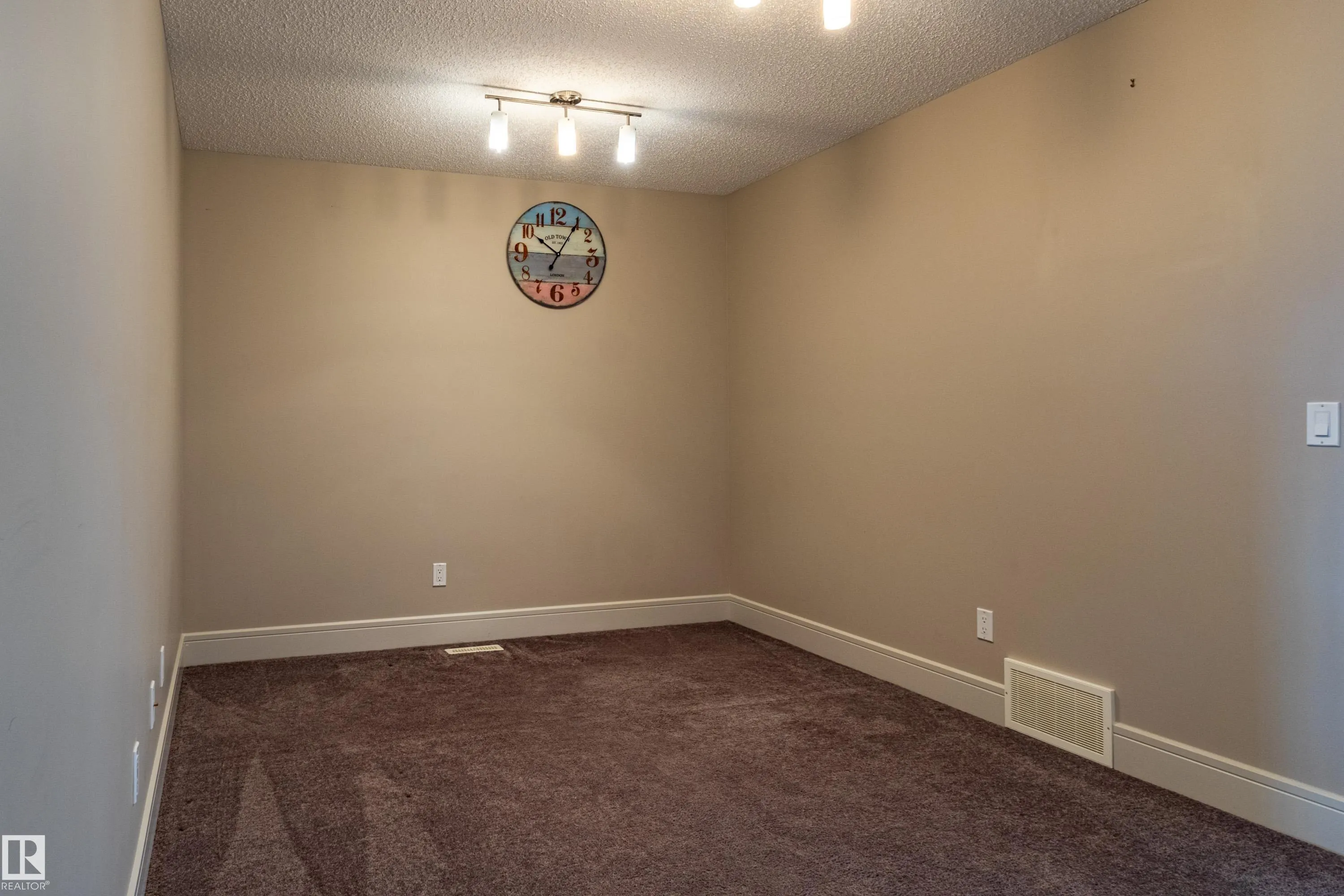 4906 Crabapple Lane