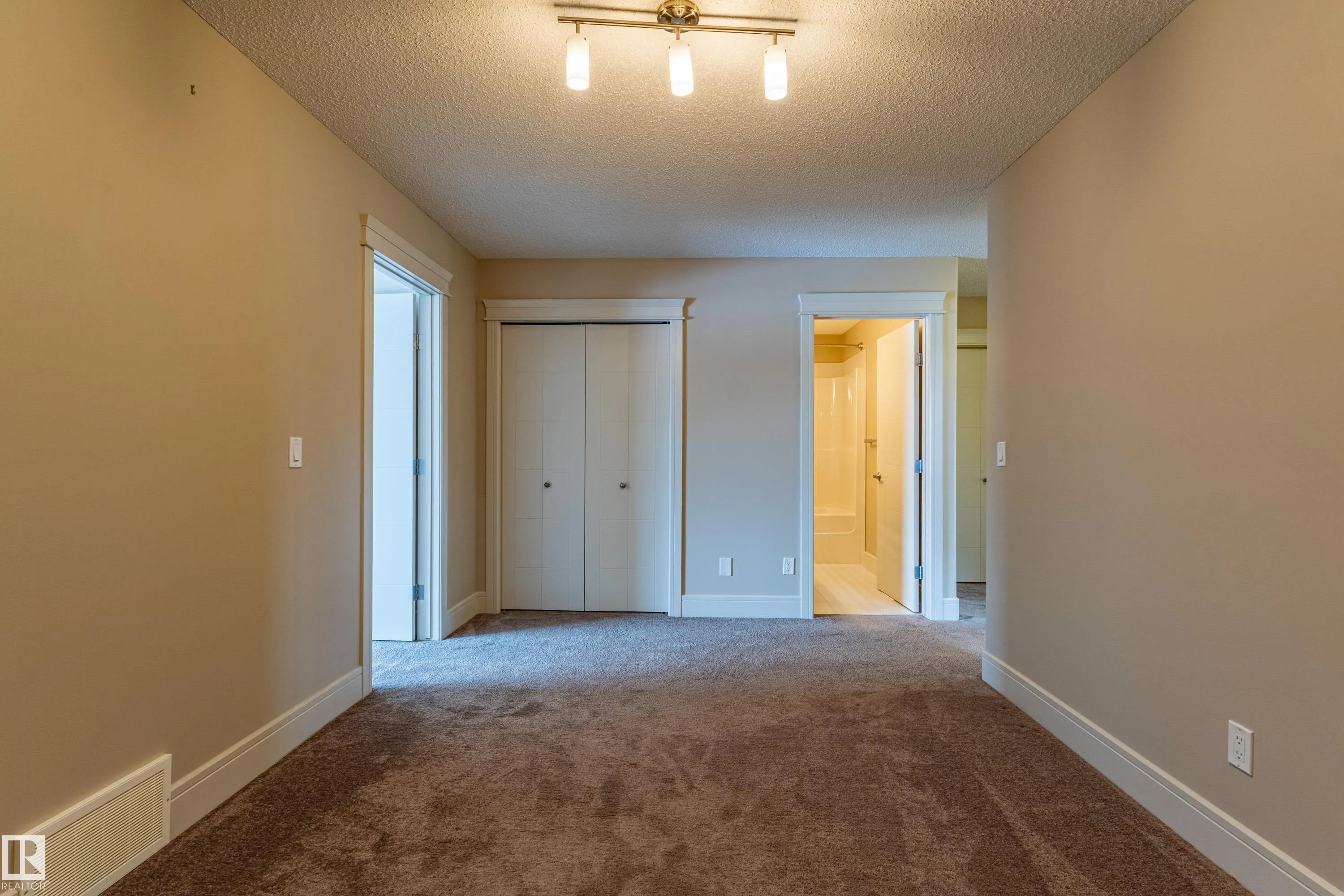 4906 Crabapple Lane