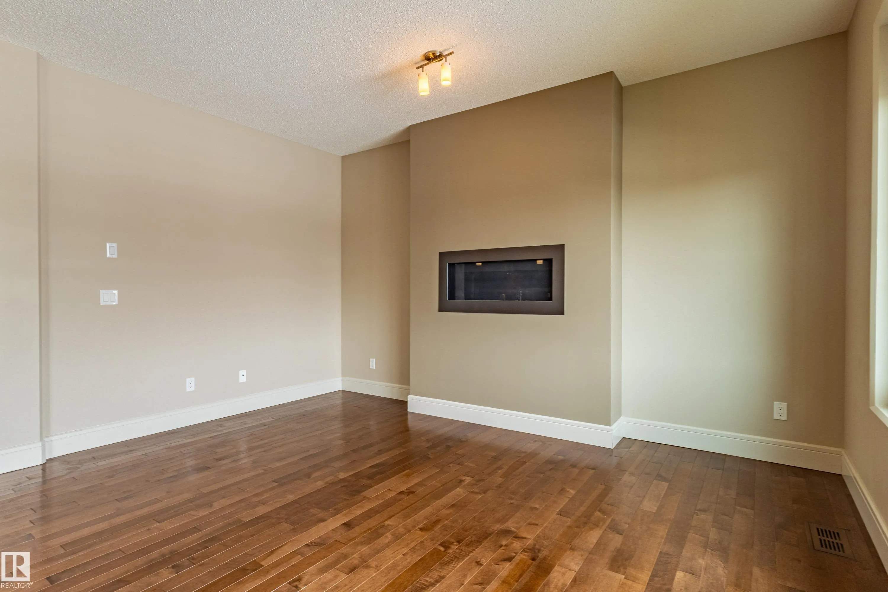 4906 Crabapple Lane