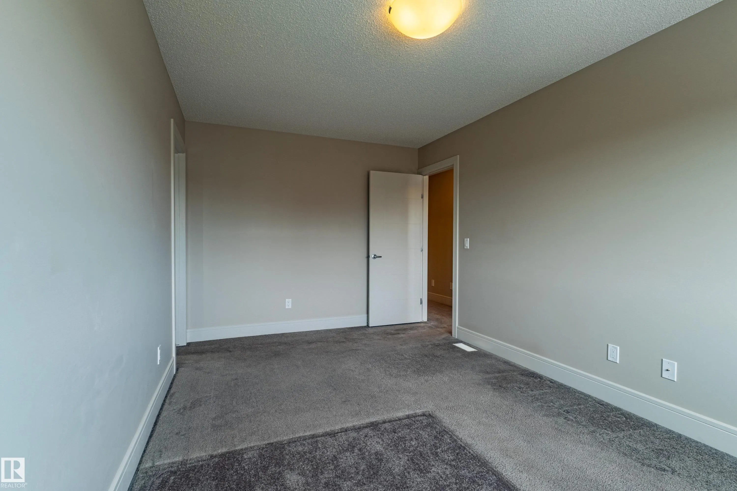4906 Crabapple Lane