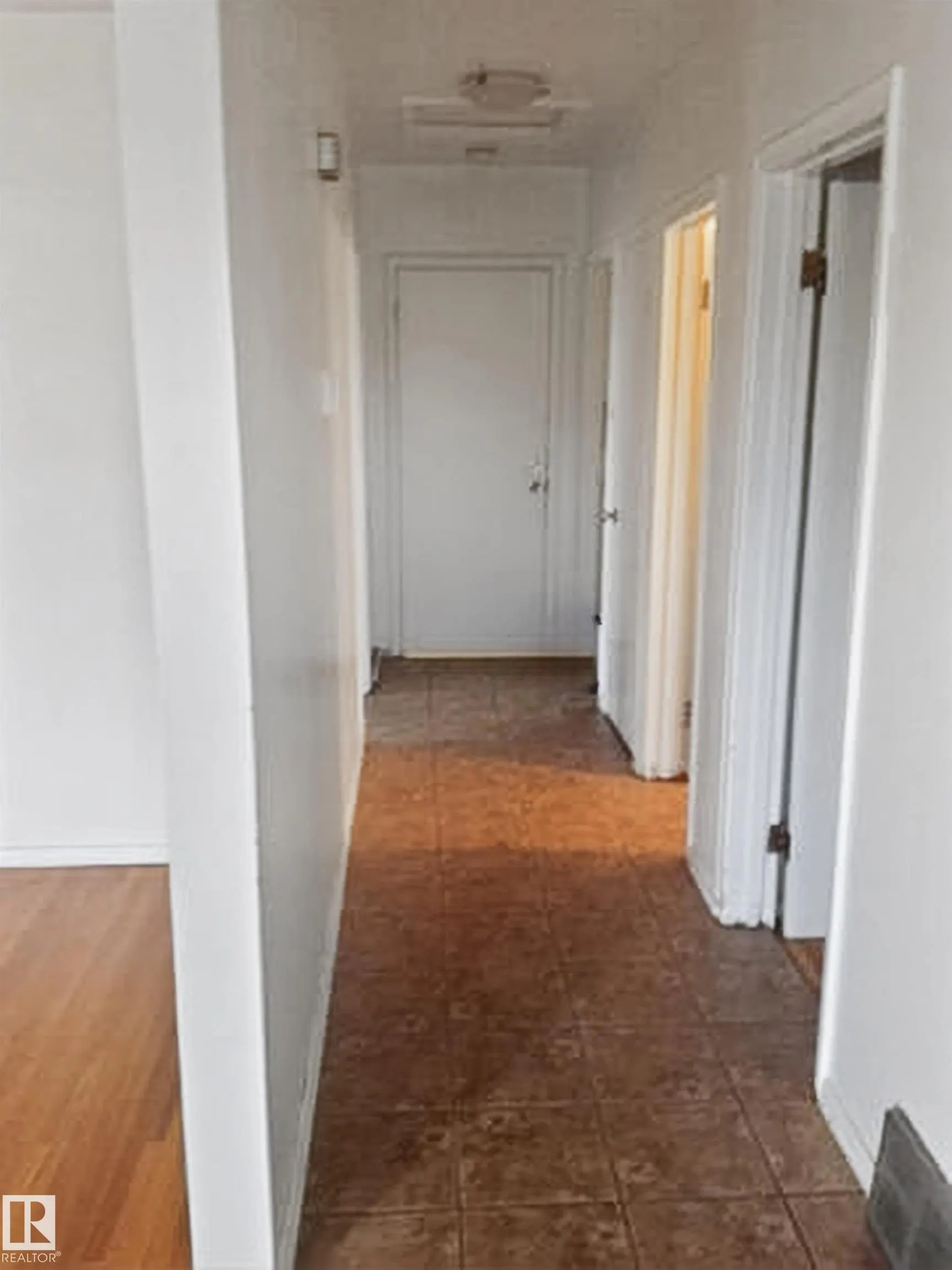 13007 / 13009 111 Avenue
