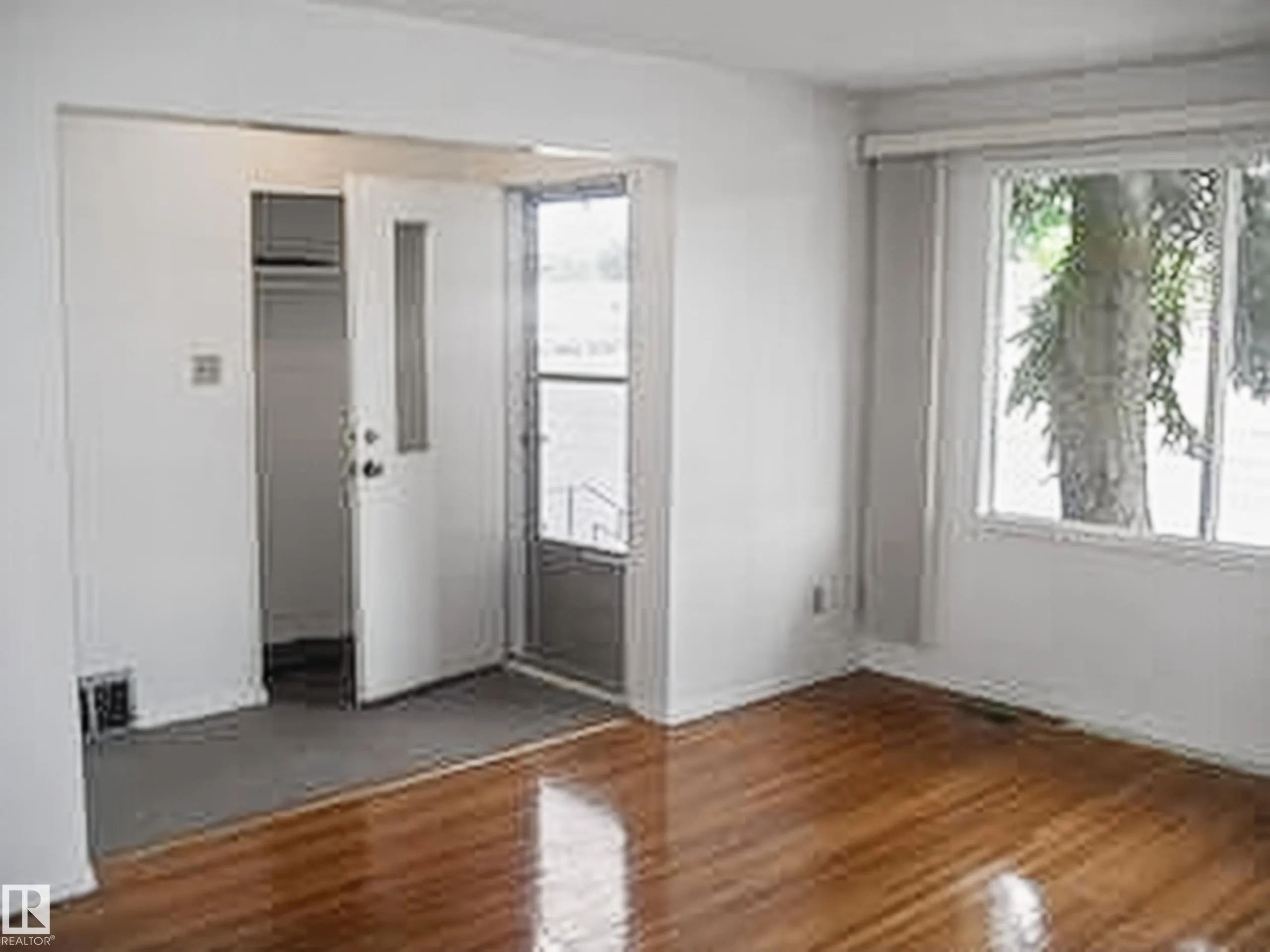 13007 / 13009 111 Avenue