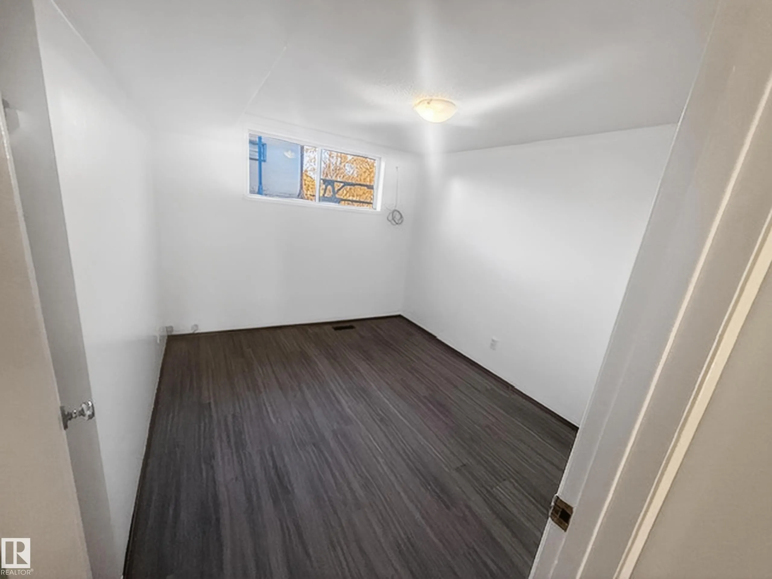 11043 / 11045 131 Street