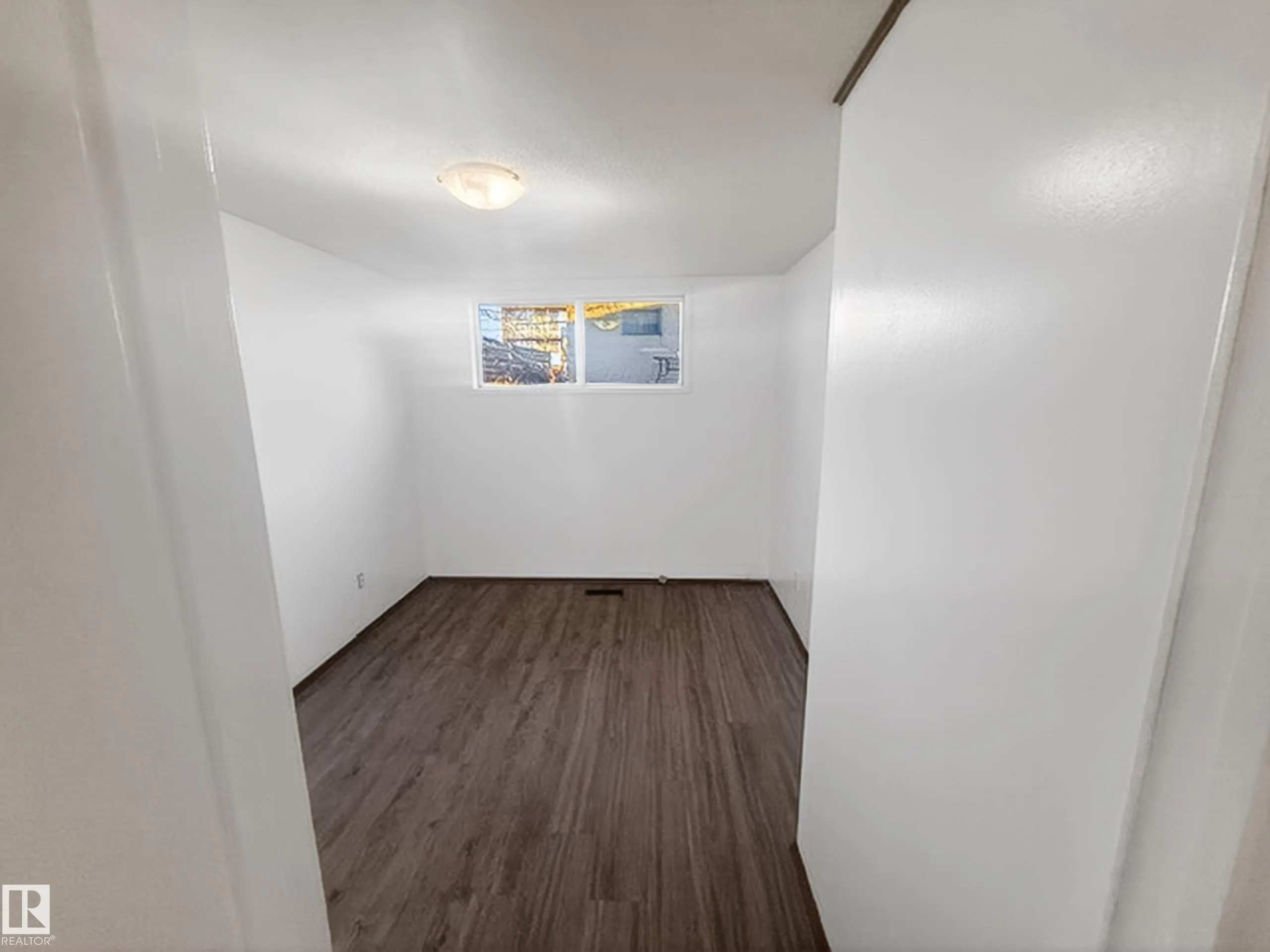 11043 / 11045 131 Street