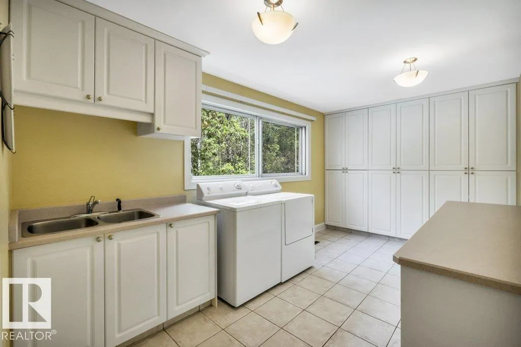 260 Windermere Drive