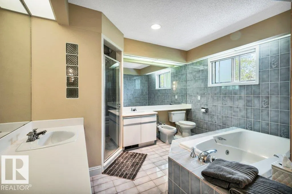 260 Windermere Drive