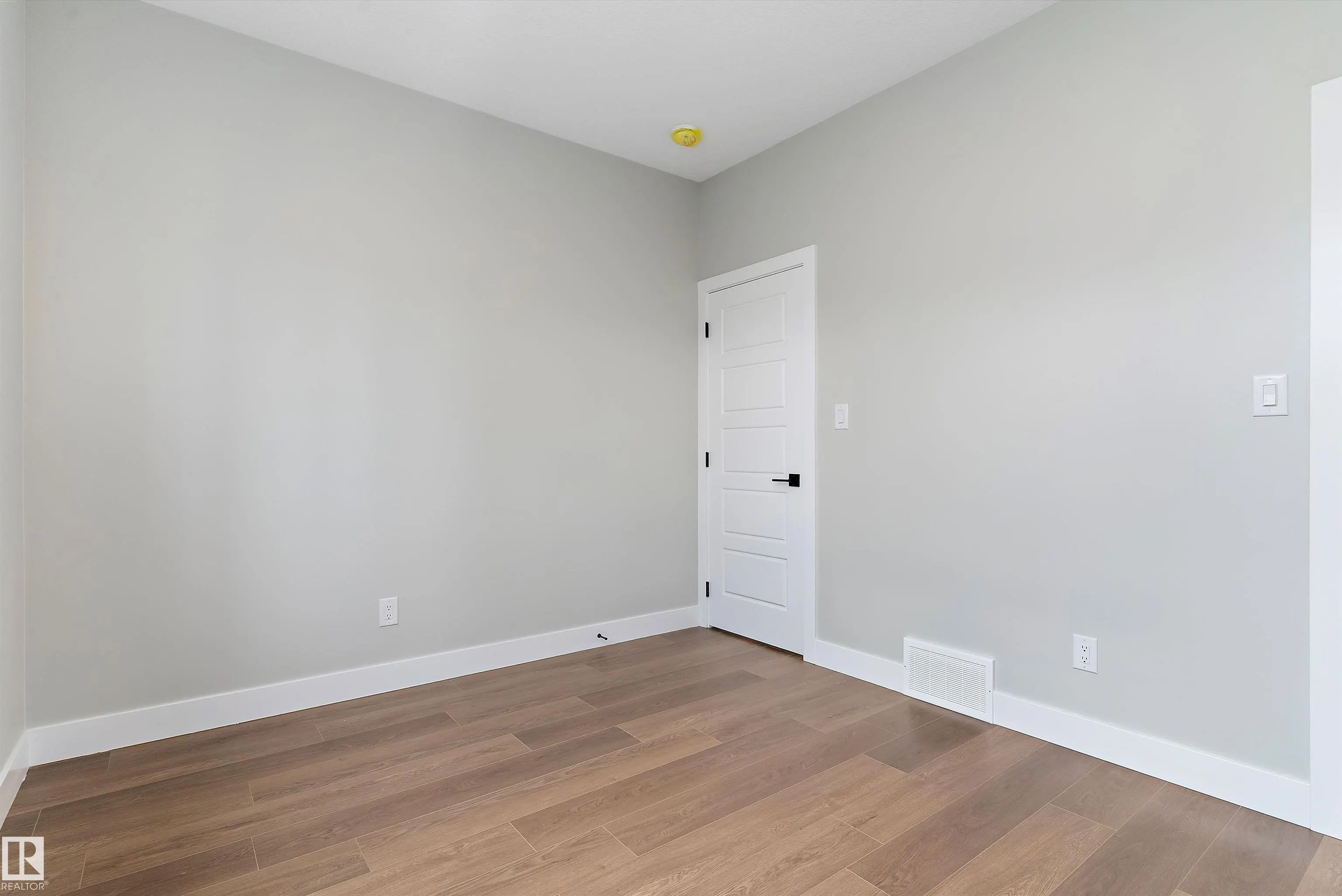 5020 50 Street