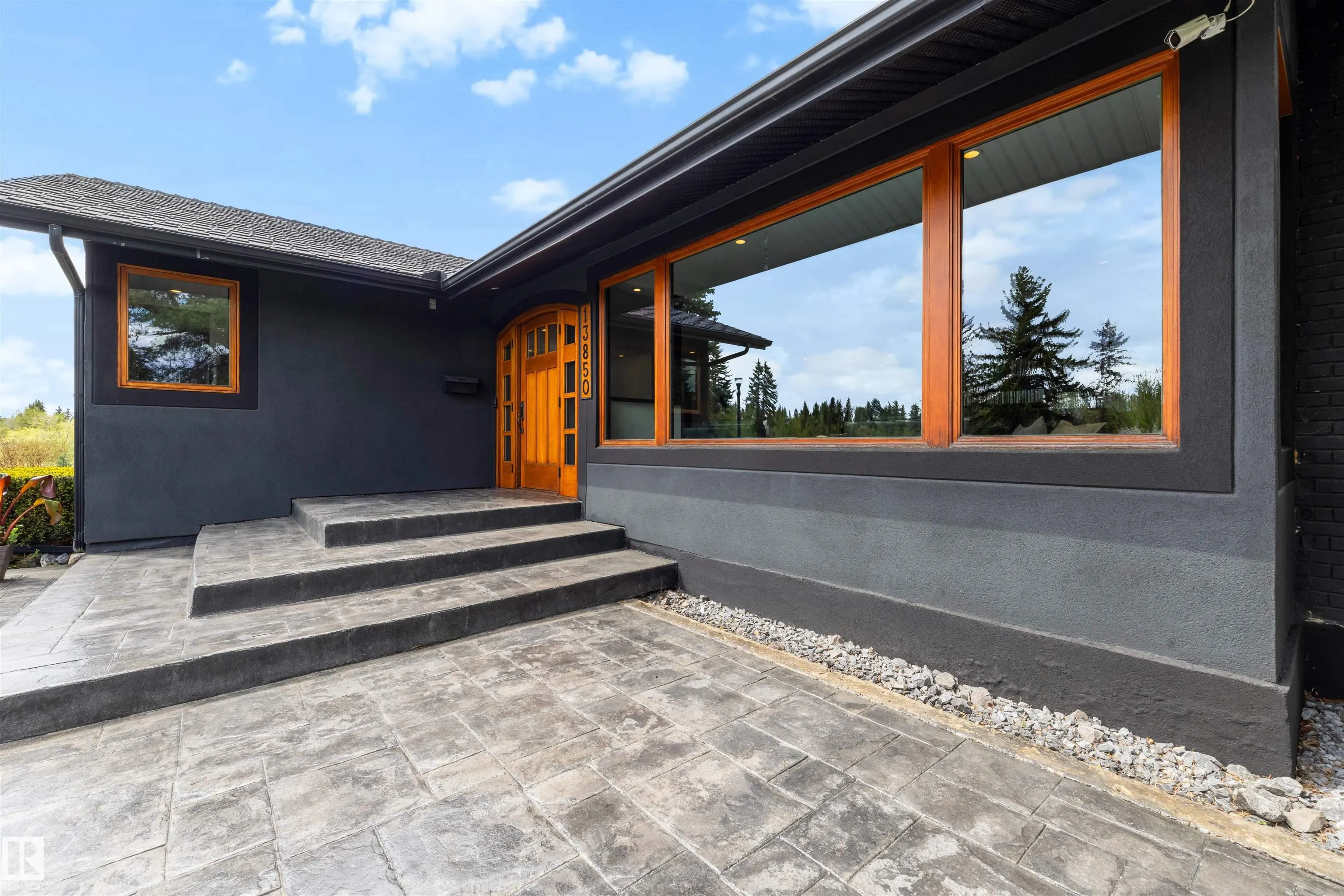 13850 RAVINE Drive