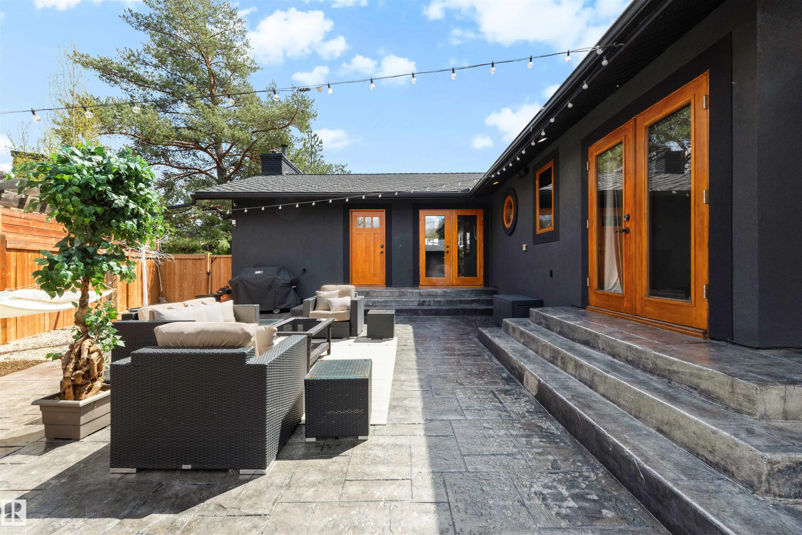 13850 RAVINE Drive