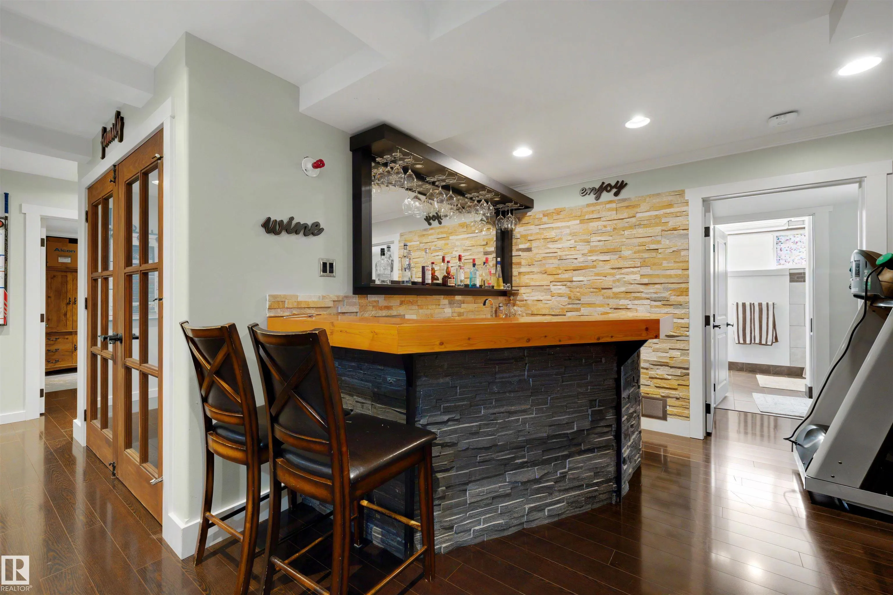 13850 RAVINE Drive