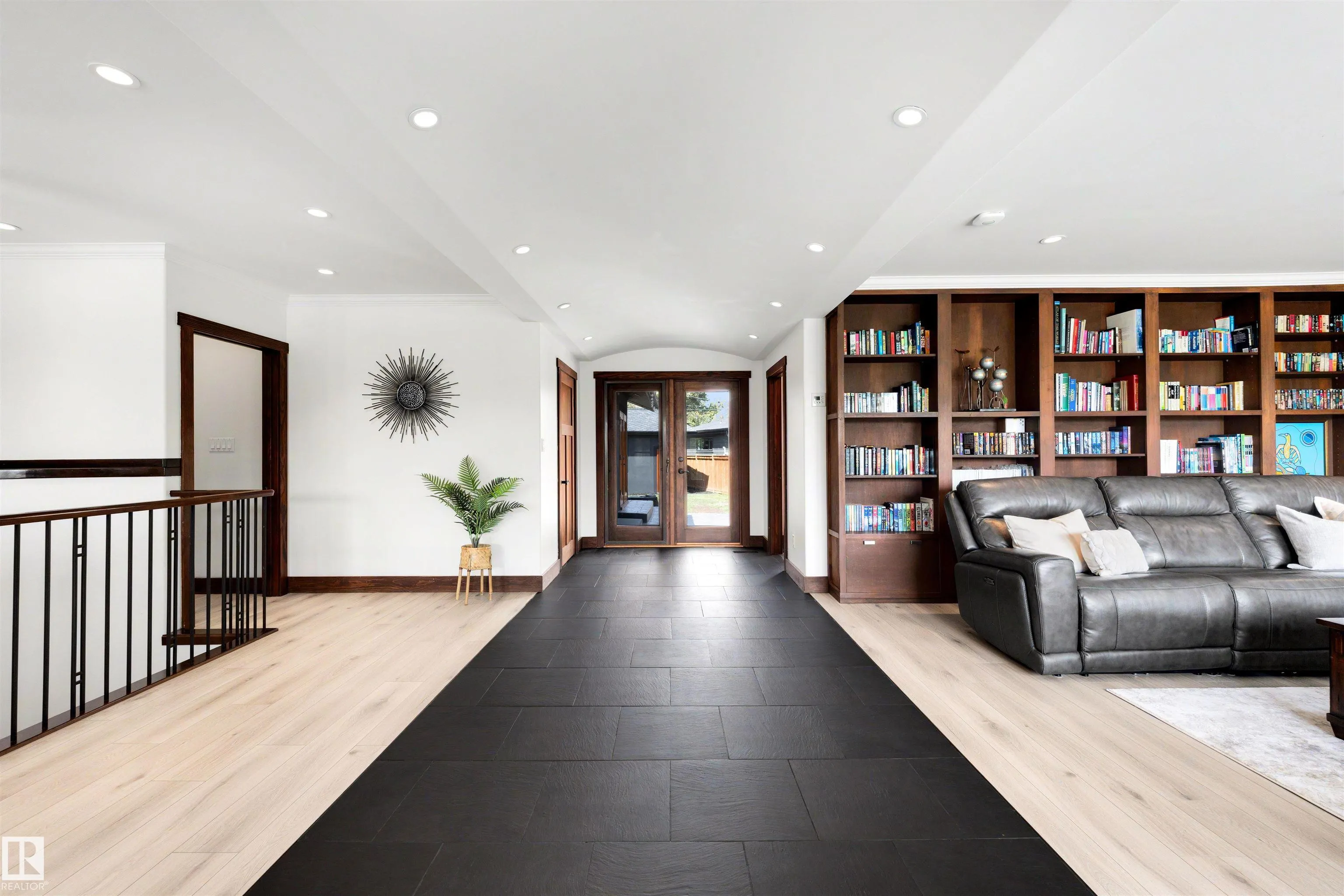 13850 RAVINE Drive
