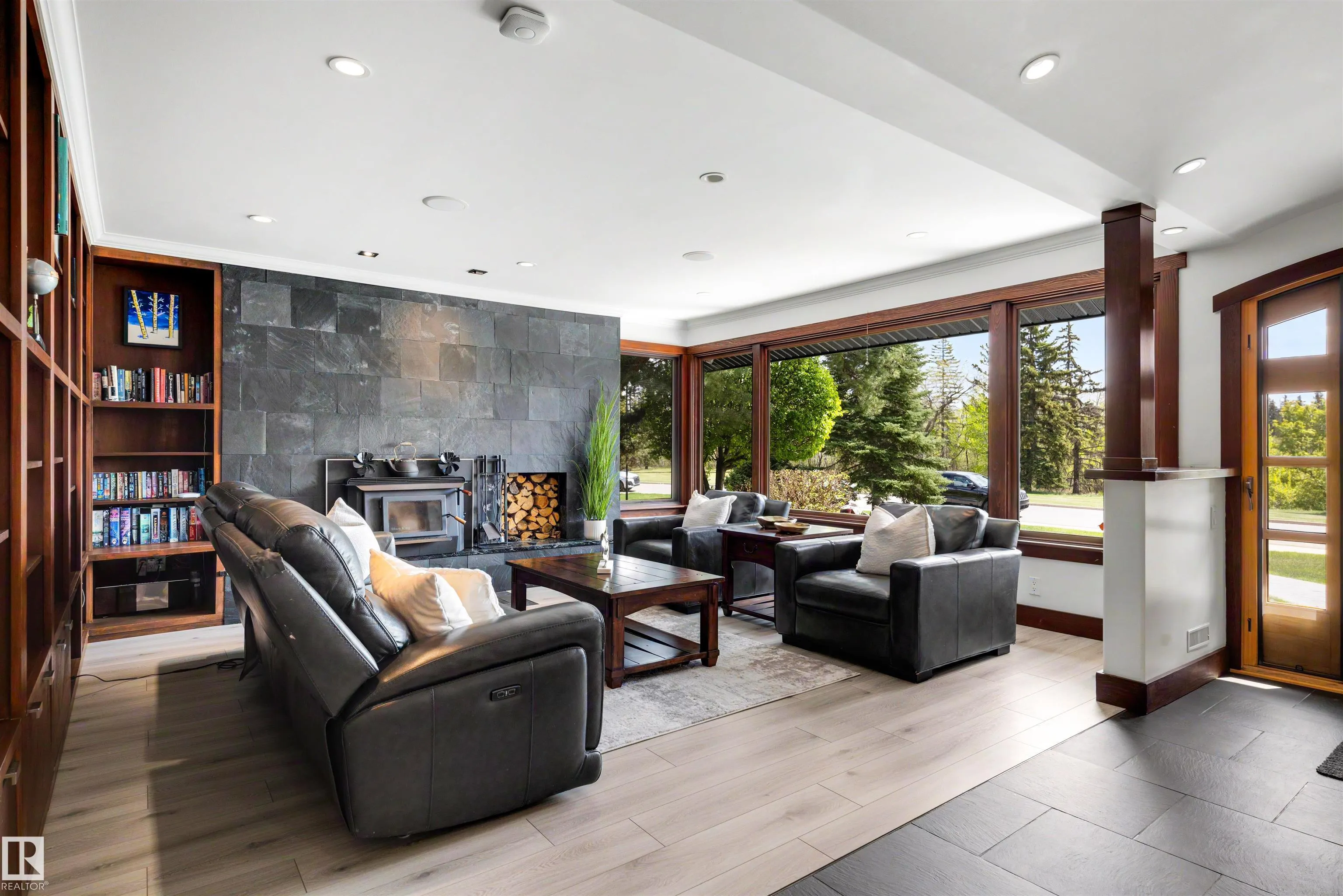 13850 RAVINE Drive