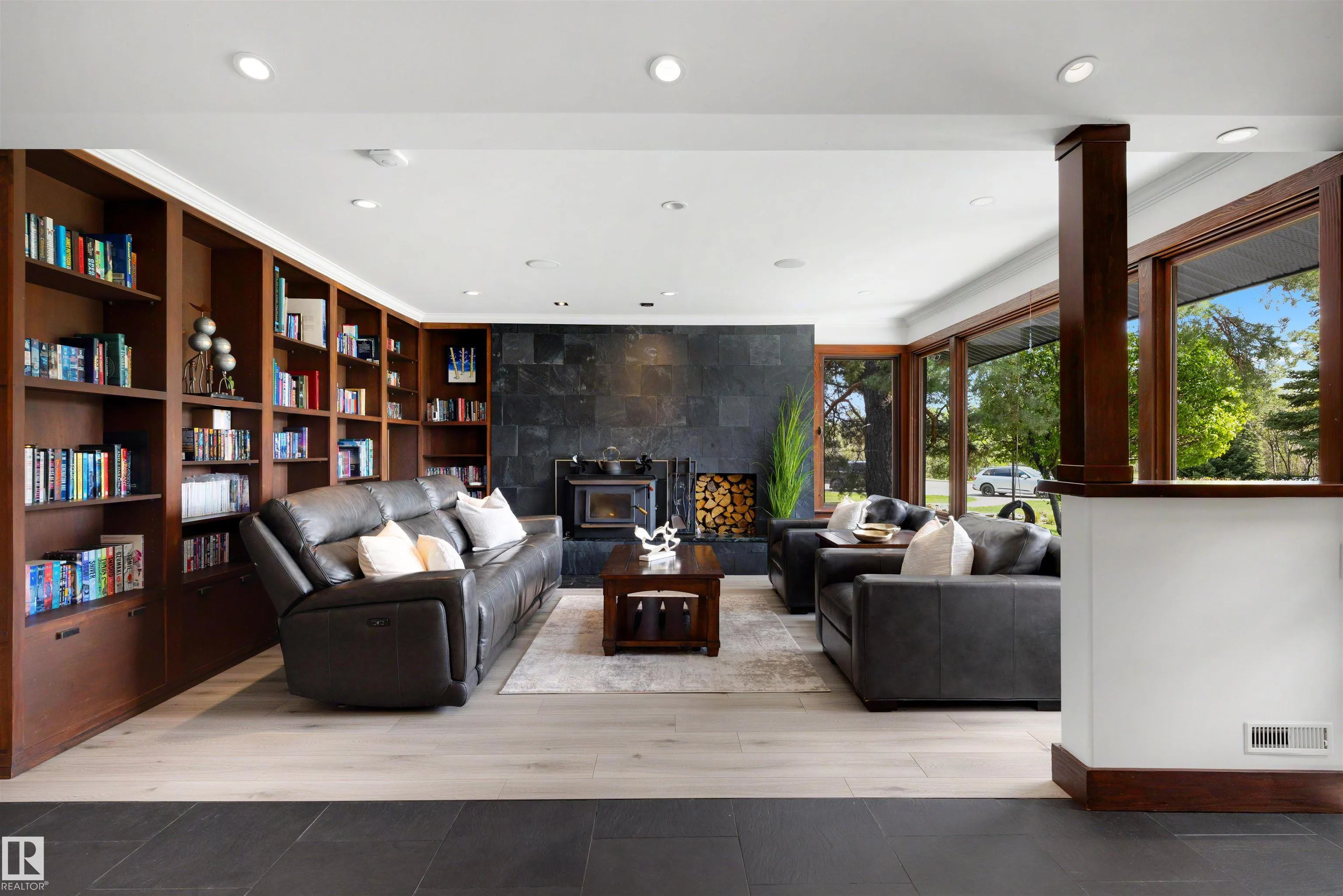 13850 RAVINE Drive