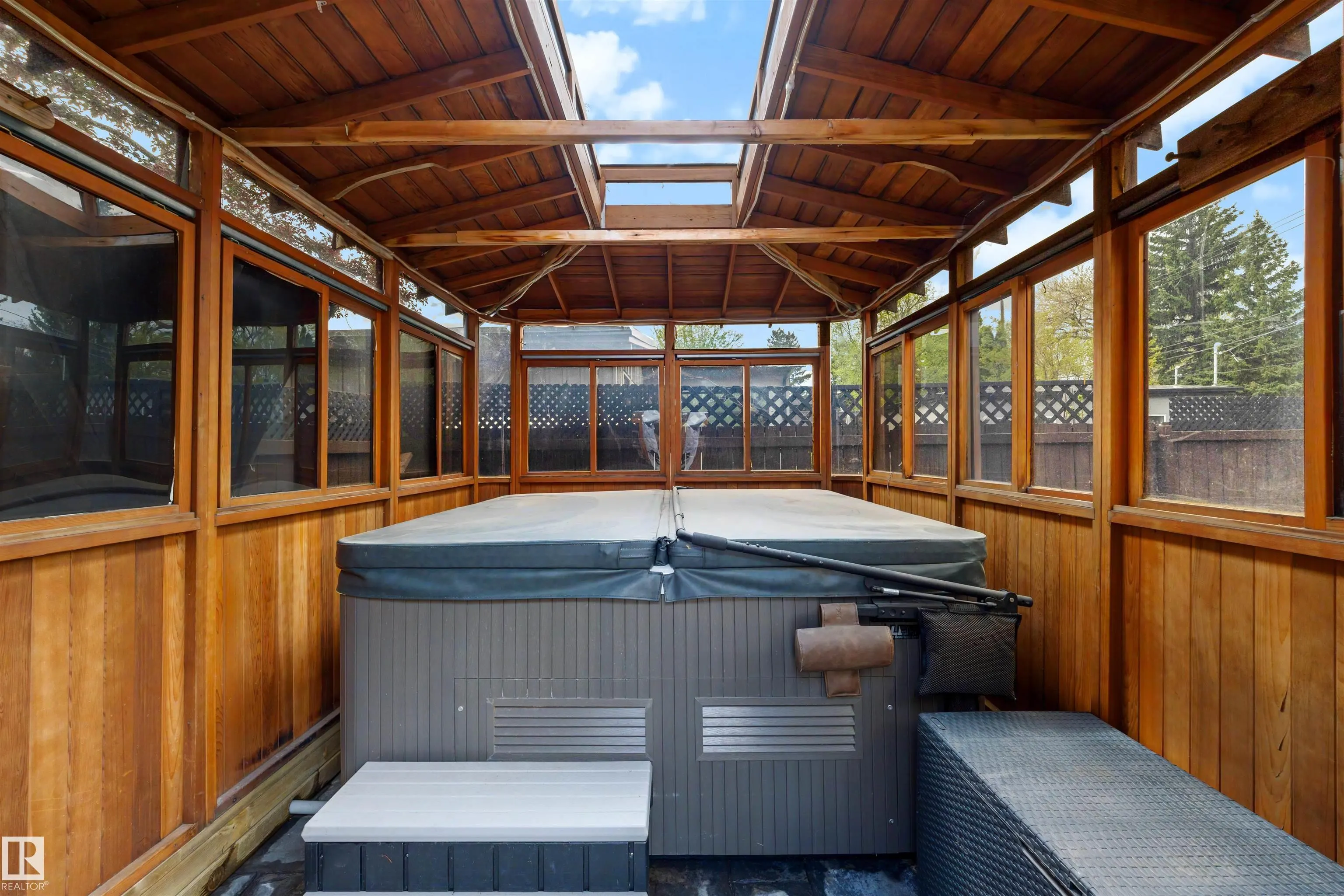 13850 RAVINE Drive