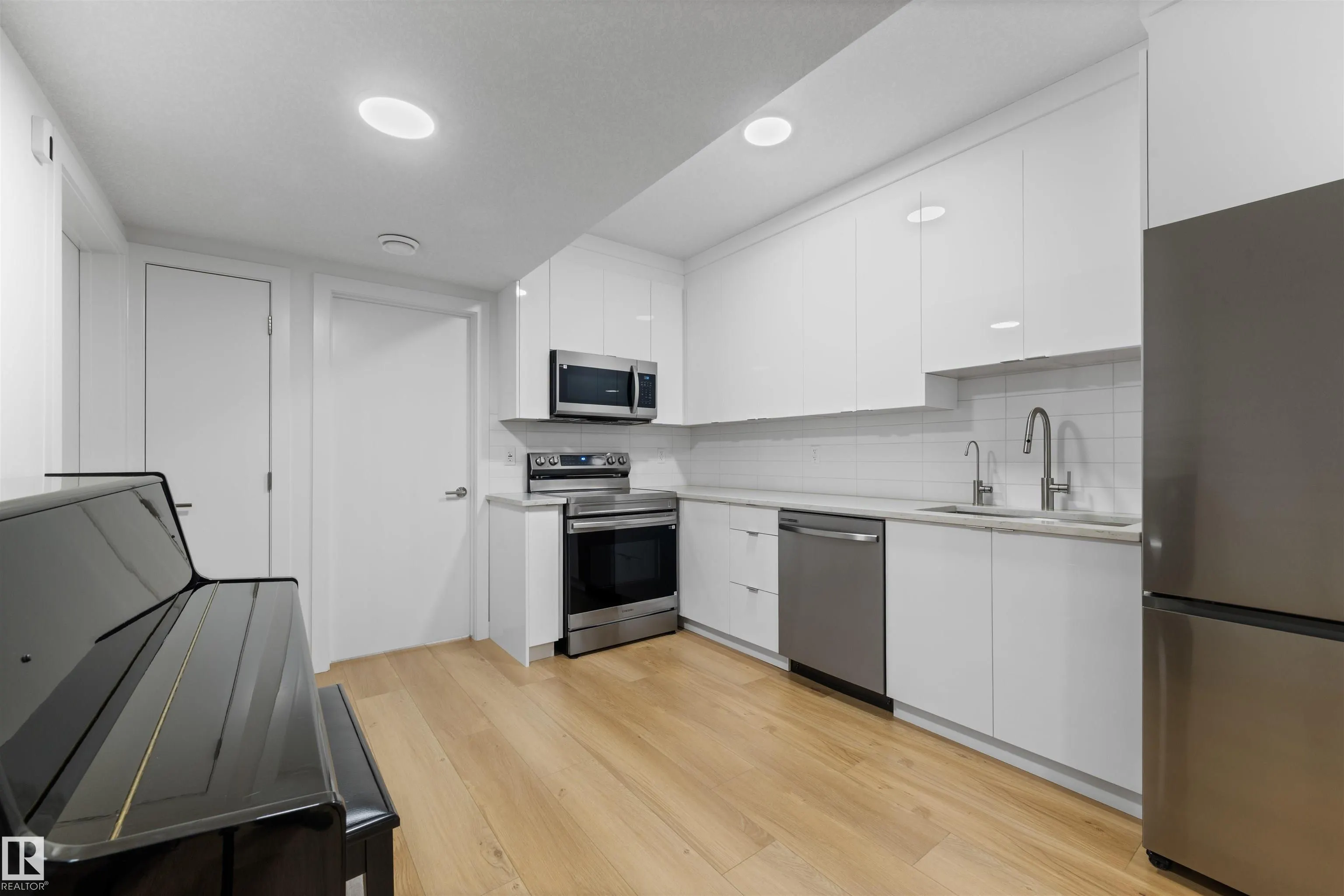 14037 104 Avenue